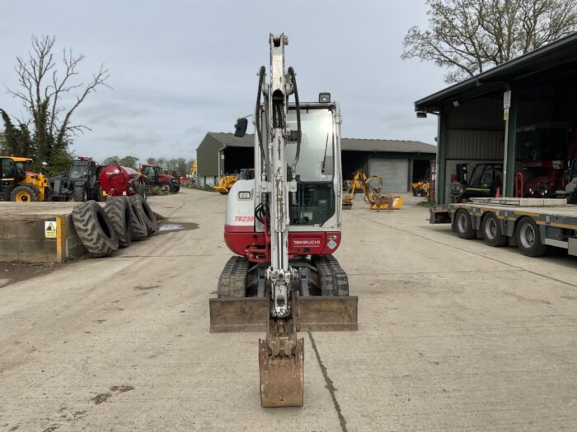 POWER AND PRECISION: TAKEUCHI TB230 MINI EXCAVATOR - Image 3 of 10