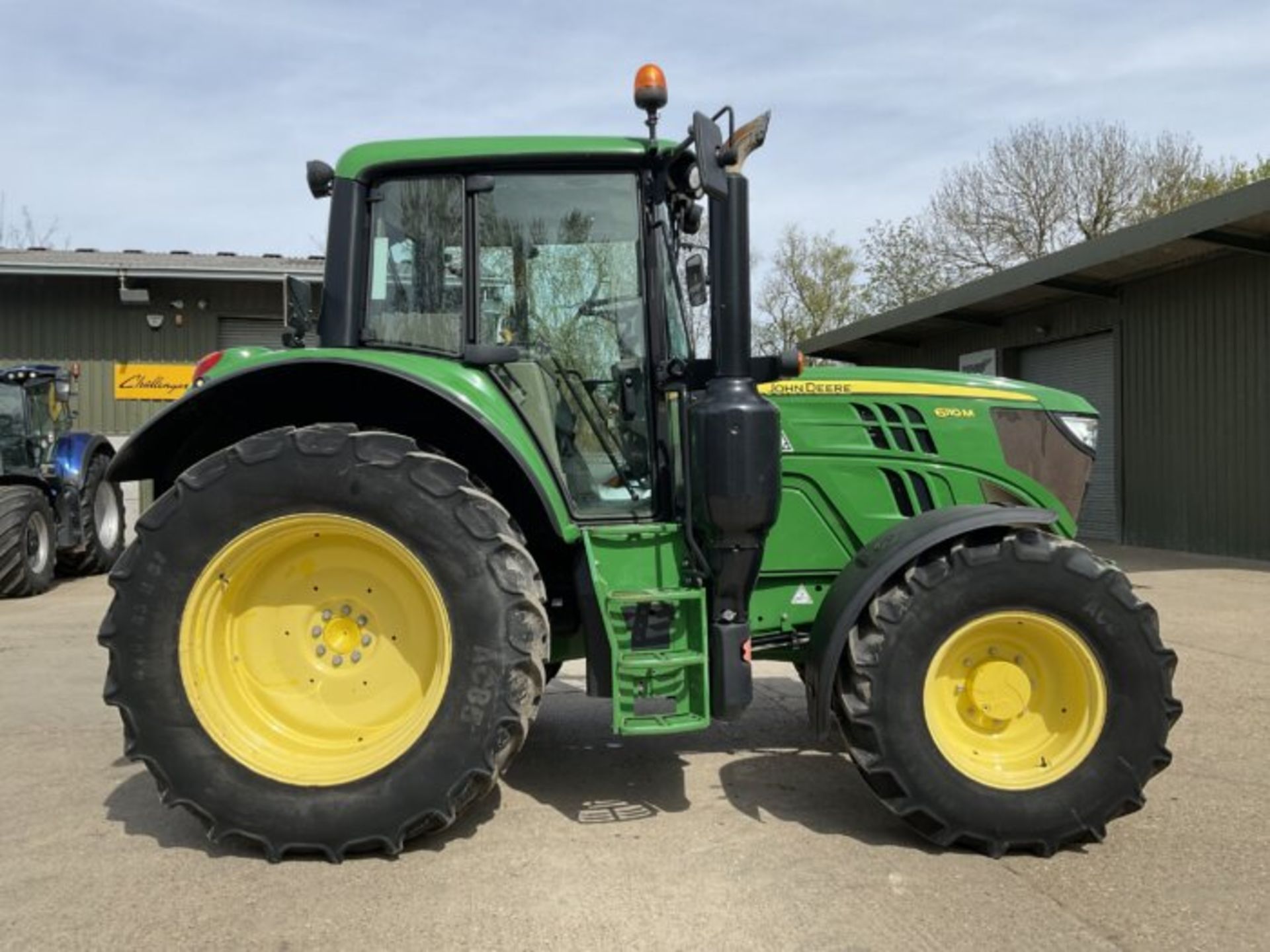 JOHN DEERE 6110M TRACTOR - Image 5 of 12