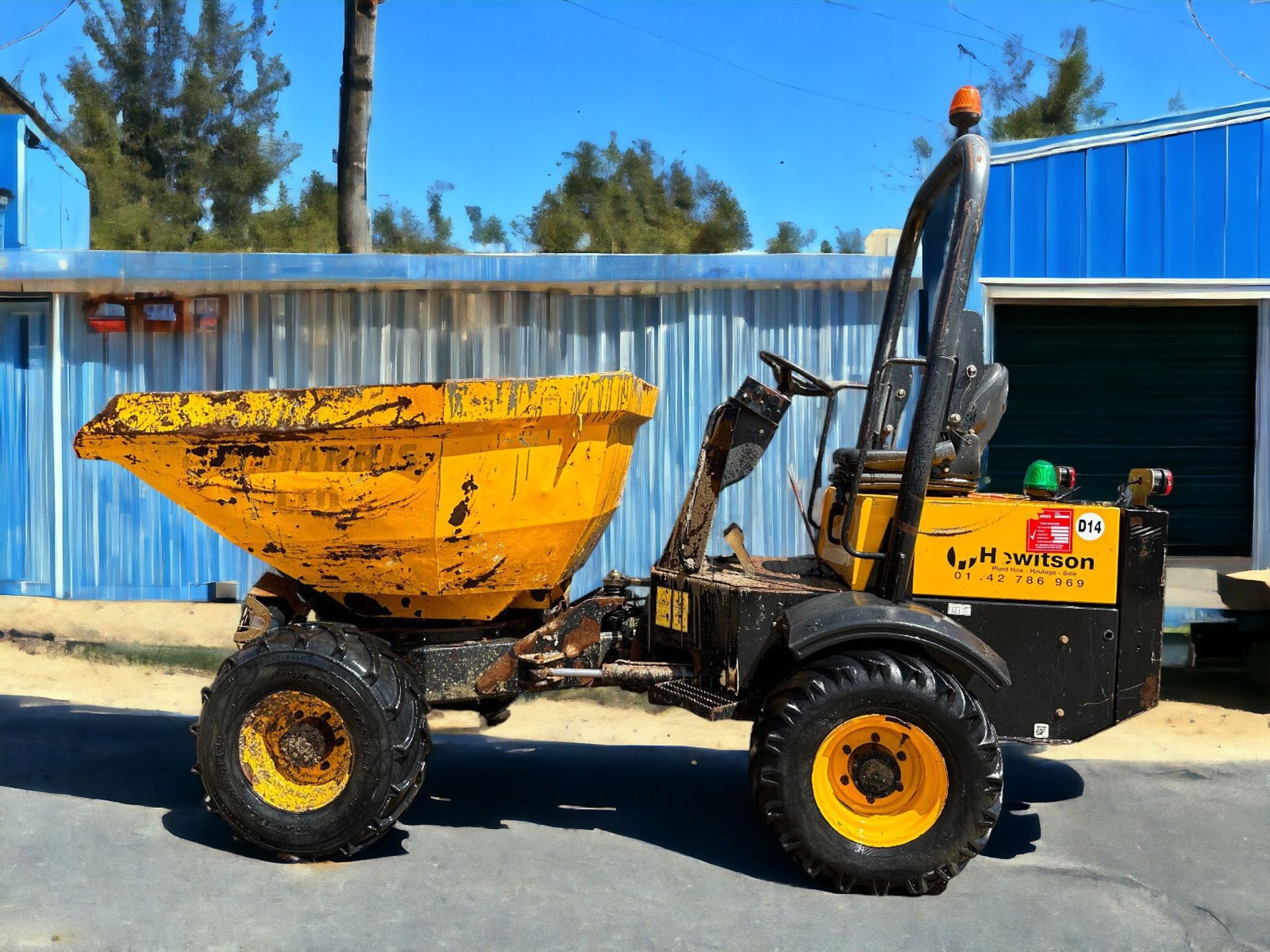 : 2015 JCB 3TSTM 3T SWIVEL DUMPER - RELIABLE PERFORMANCE - Image 3 of 11