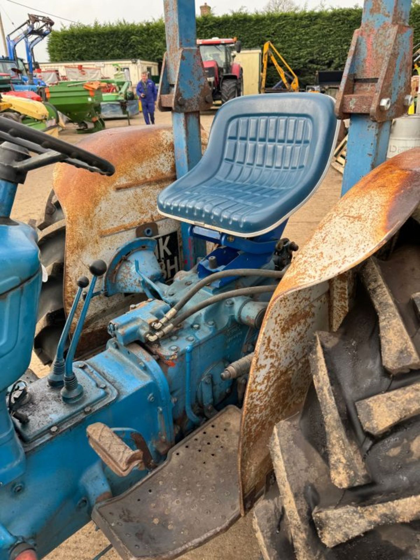 FORD 3000 TRACTOR - Image 5 of 6