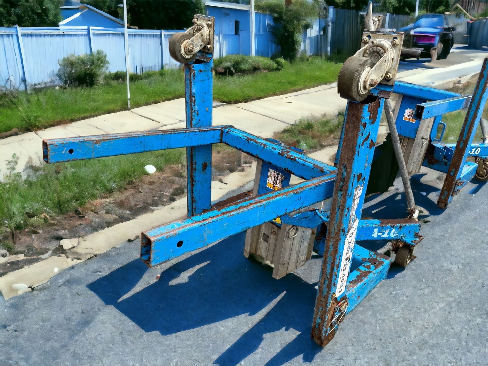 014/2015 GENIE SLA-10 SUPERLIFT MATERIAL LIFT - Image 9 of 11