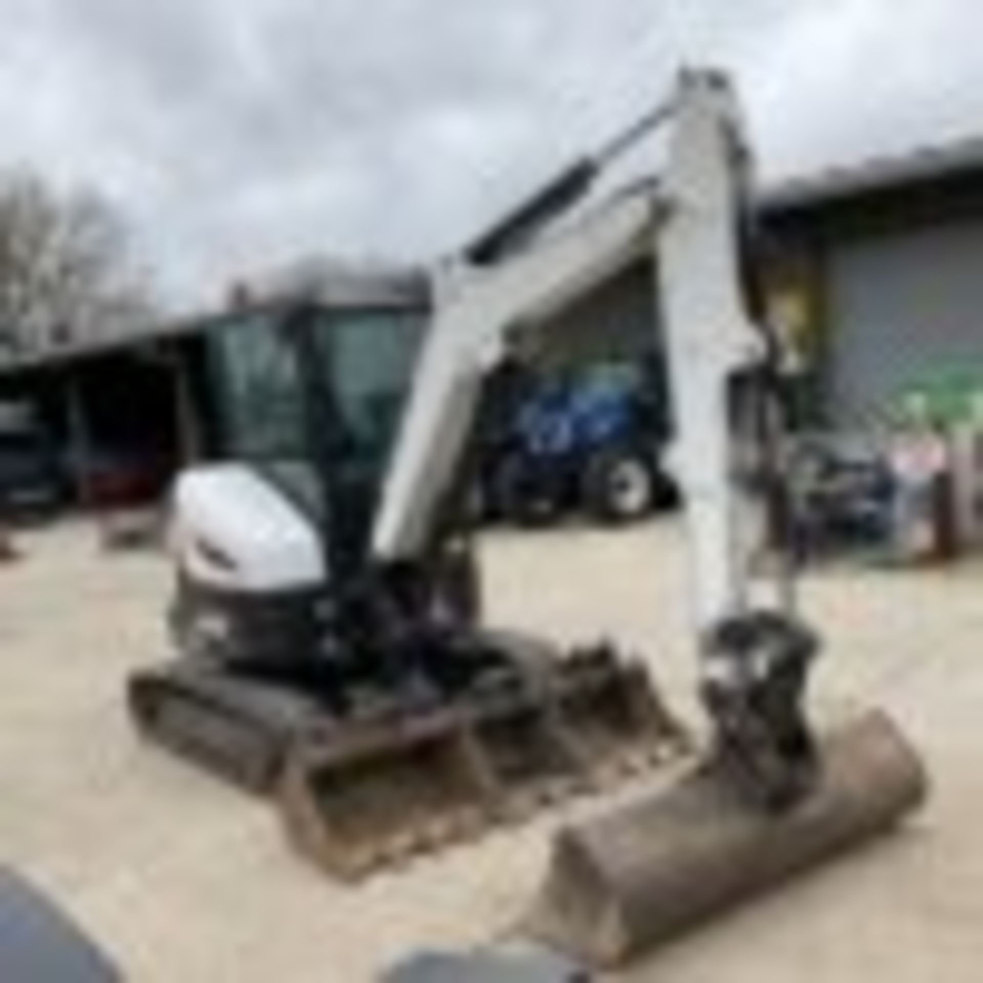 VERSATILE BOBCAT E35Z MINI EXCAVATOR - Image 4 of 10