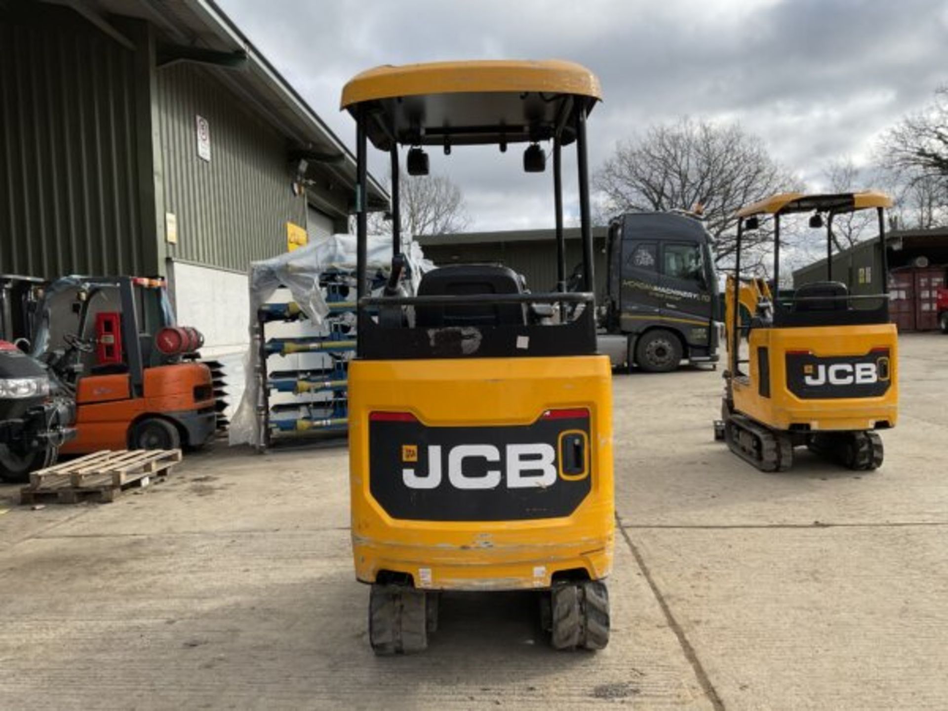 2019 JCB 15C-1 - Image 3 of 8