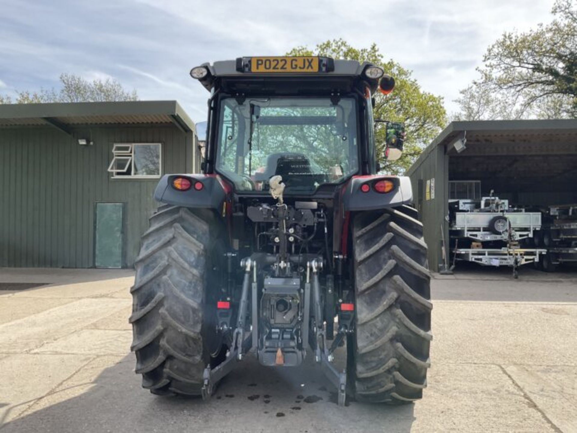 MASSEY FERGUSON 5711M TRACTOR WITH MASSEY FERGUSON FL.3823 LOADER - Image 6 of 10