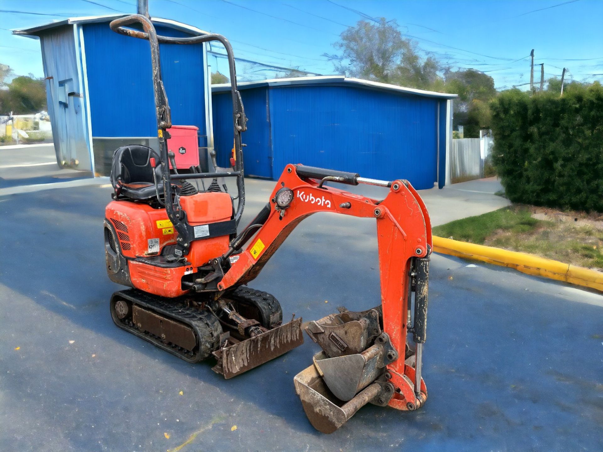 COMPACT POWERHOUSE: 2018 KUBOTA K008-3 MICRO EXCAVATOR