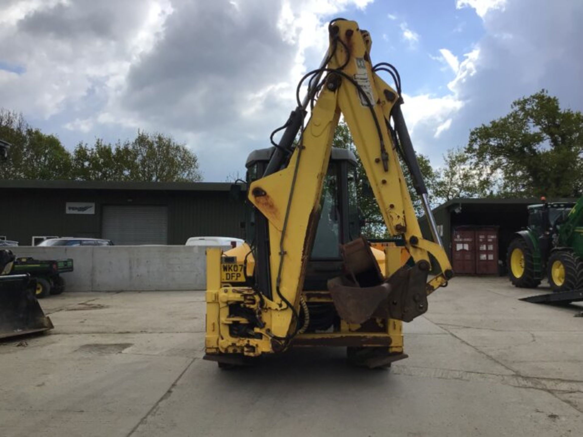 NEW HOLLAND B110 BACKHOE LOADER - Image 6 of 11