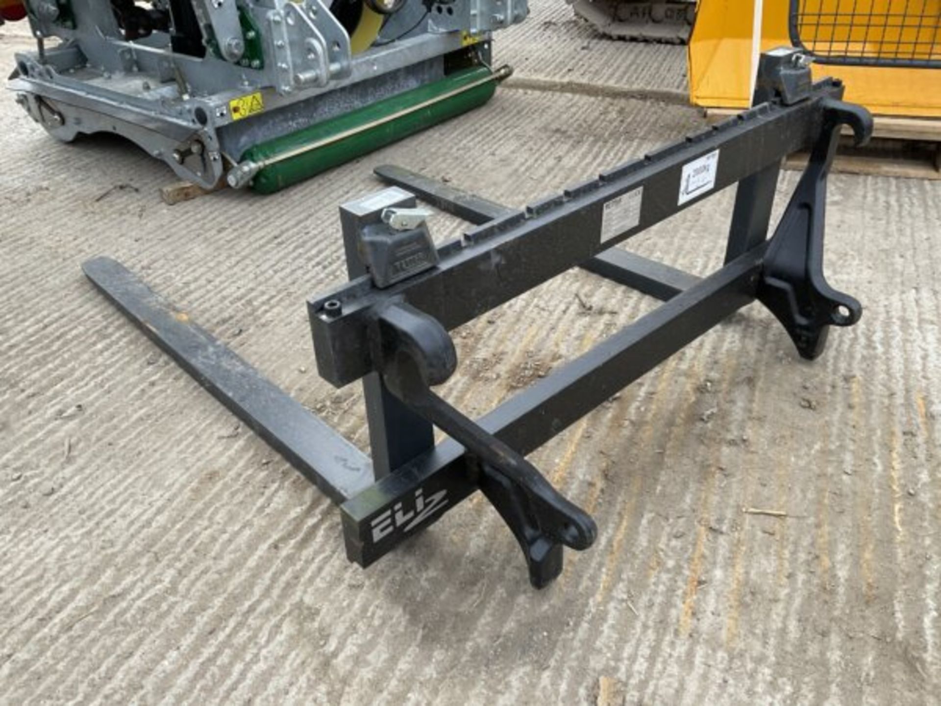 ELI2-2012 2 TONNE PALLET FORKS WITH EURO BRACKETS - NEW FOR 2022