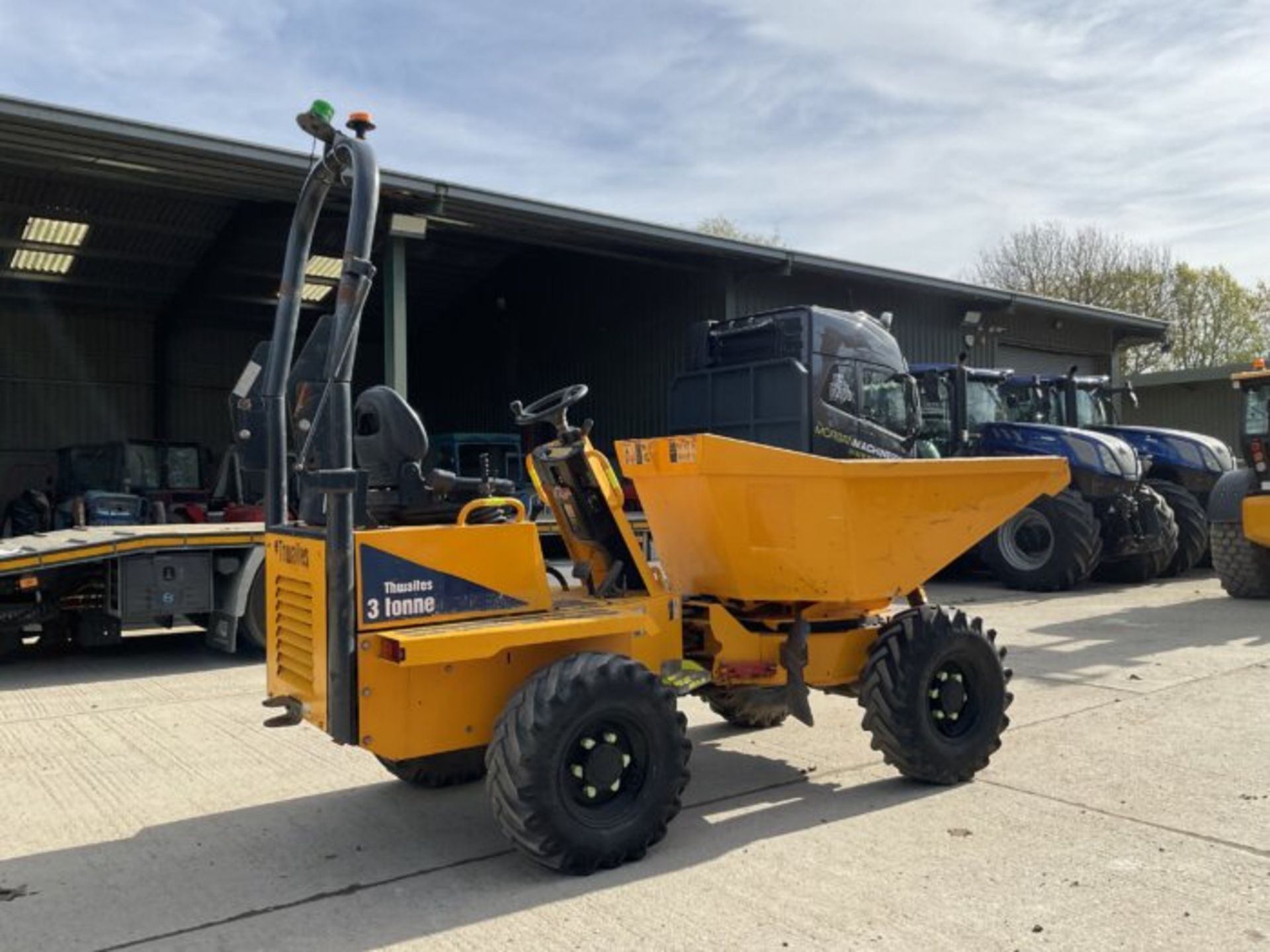 2018 THWAITES MACH 573 3 TONNE SWIVEL TIP DUMPER - Image 5 of 8