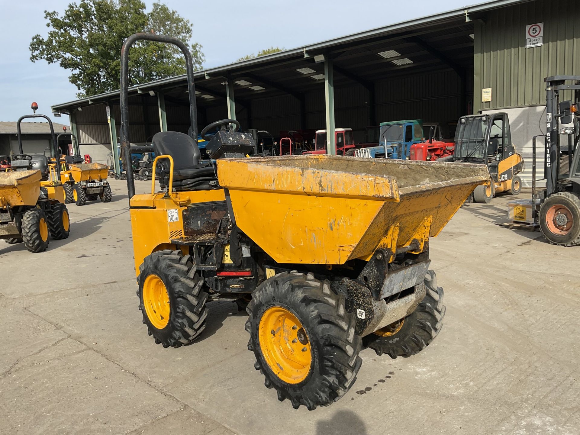 2016 JCB 1 THT 1 TON HIGH TIP DUMPER - Image 4 of 9