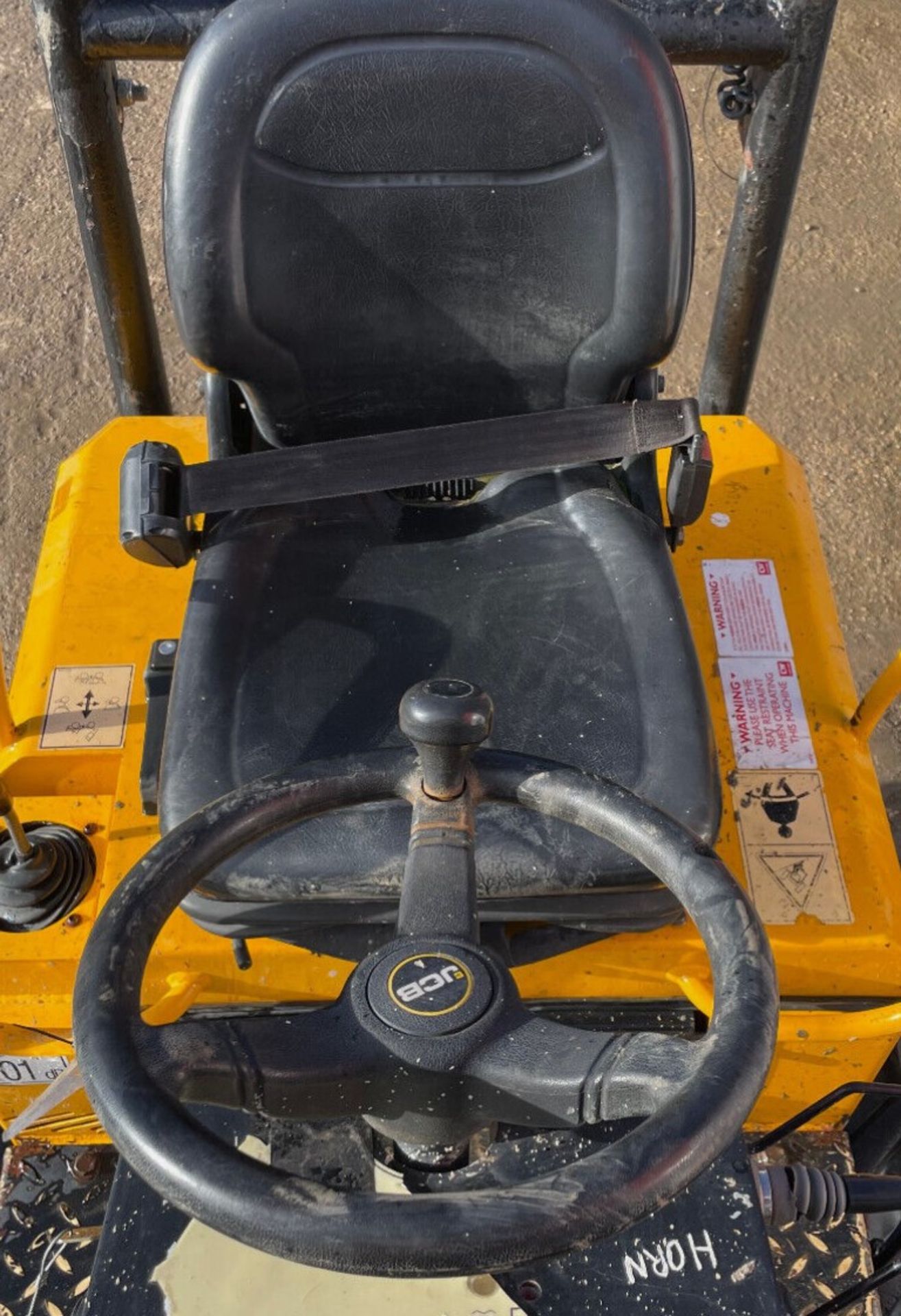 EFFICIENT PERFORMANCE: 2016 JCB 1THT 1 TON HIGH TIP DUMPER - Image 4 of 9