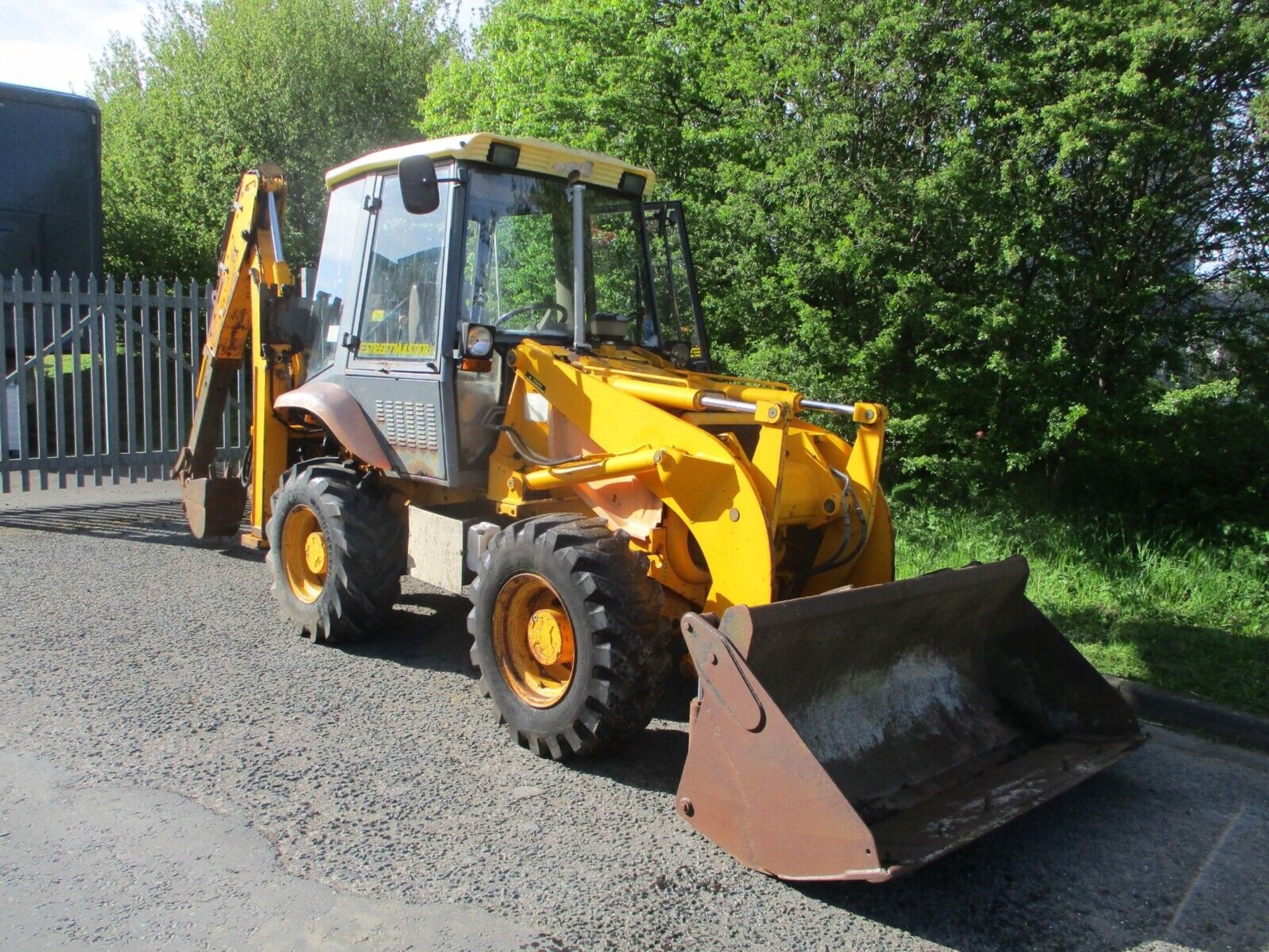 UNLEASH POWER AND PRECISION WITH THE JCB 2CX STREETMASTER! - Bild 10 aus 12