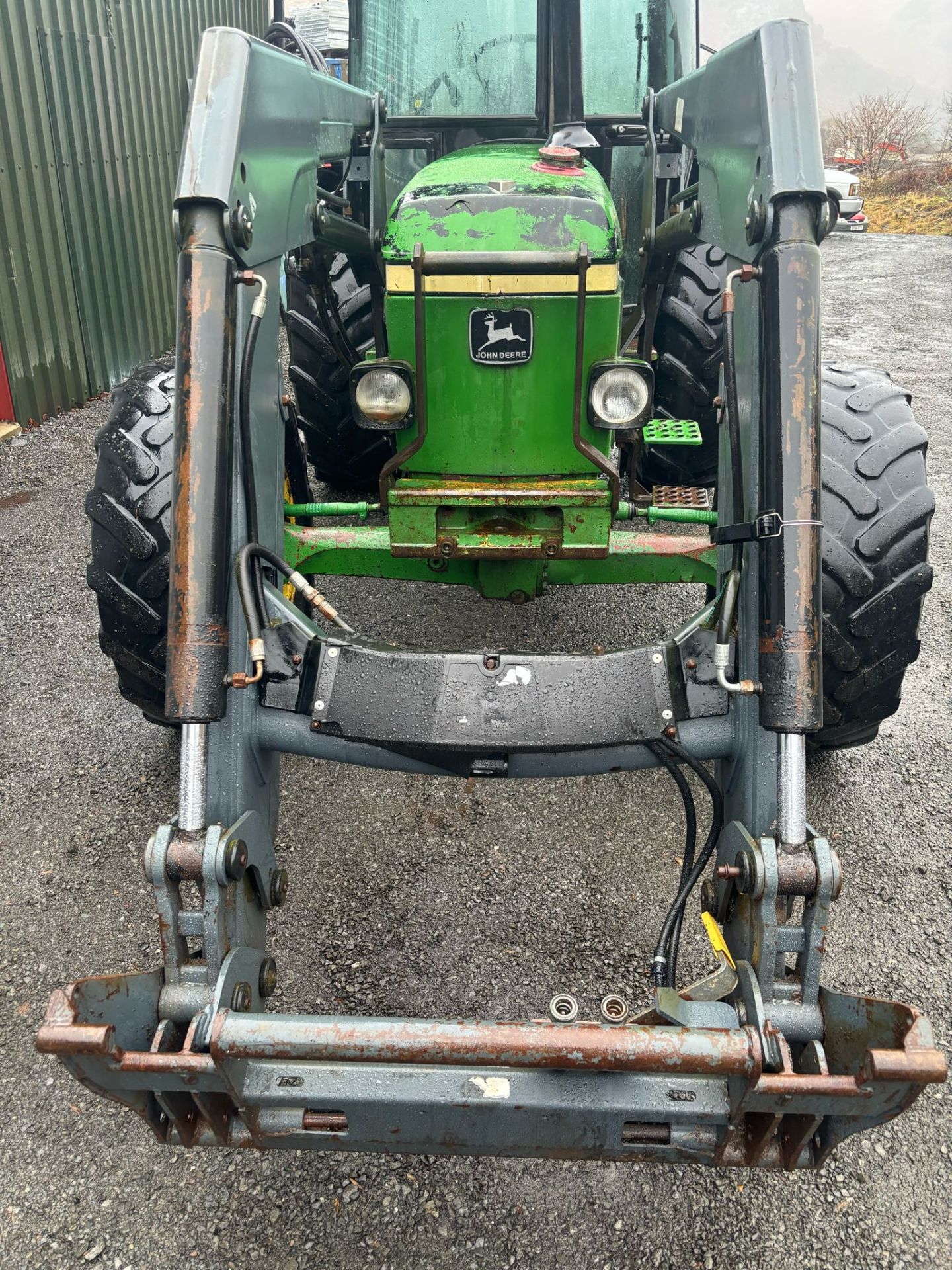 JOHN DEERE 2140 TRACTOR LOADER 4WD - Image 8 of 18