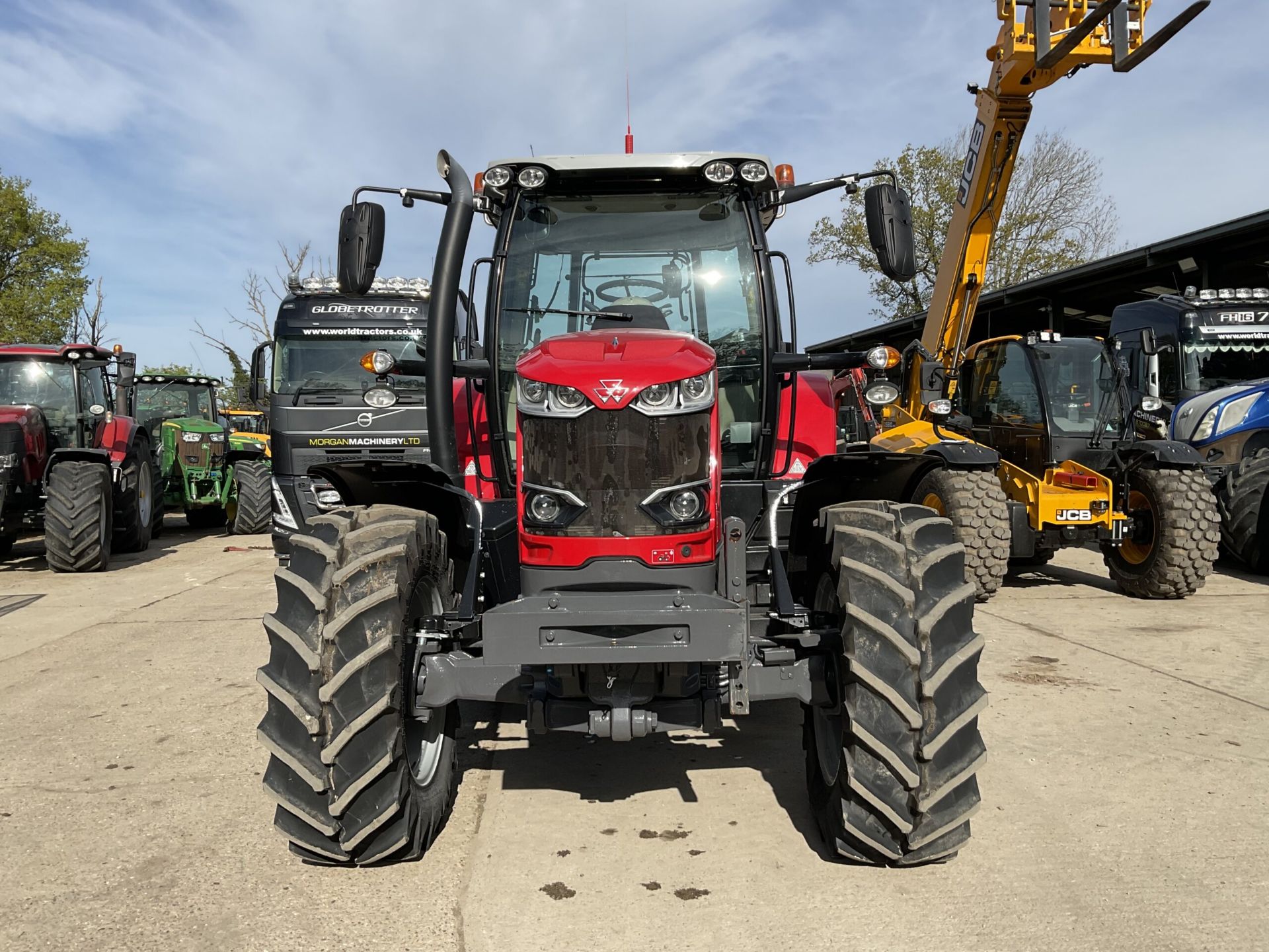 2022 MASSEY FERGUSON 6713S DYNA-6 - Image 3 of 11