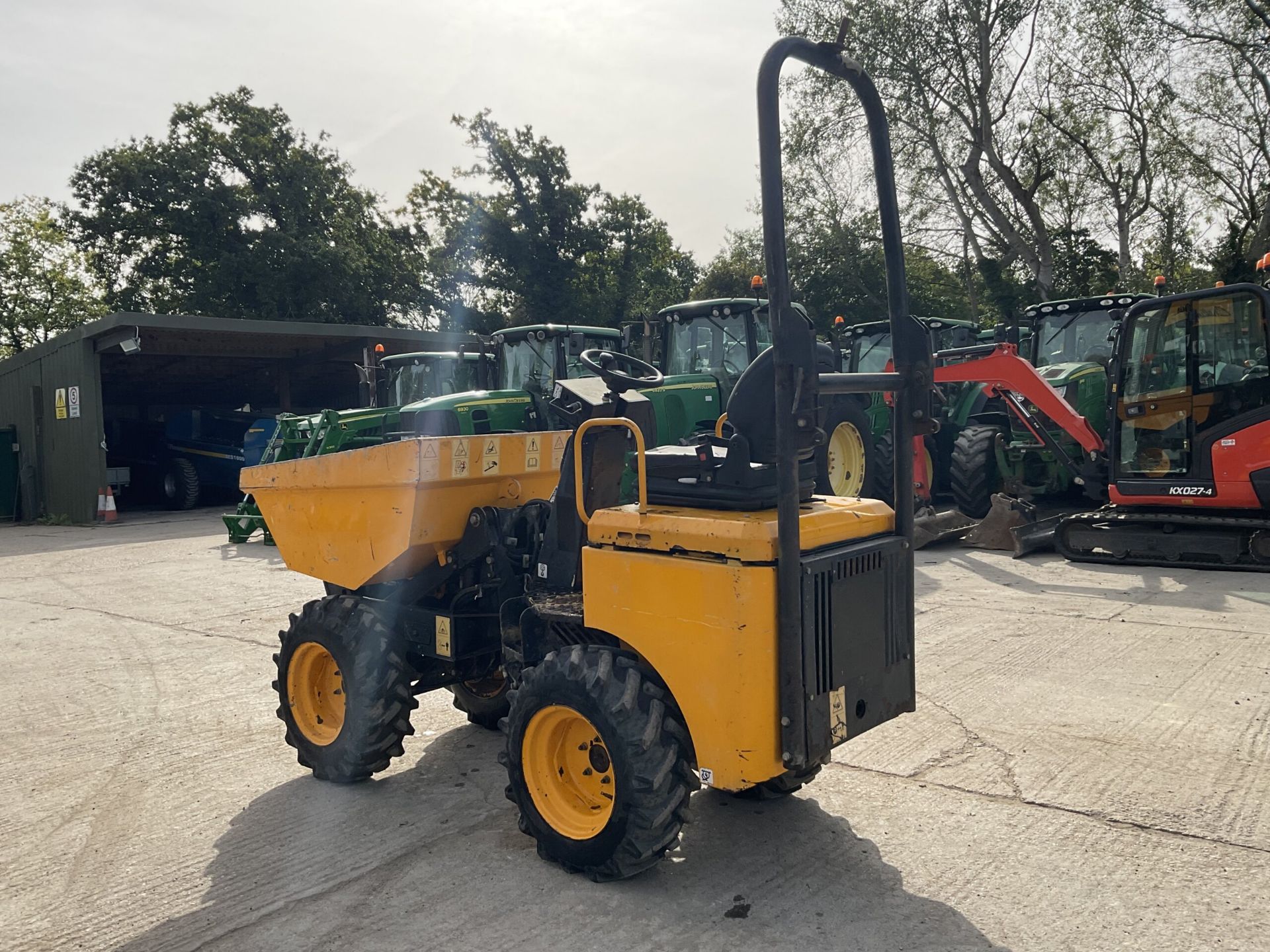 2016 JCB 1 THT 1 TON HIGH TIP DUMPER - Image 8 of 9