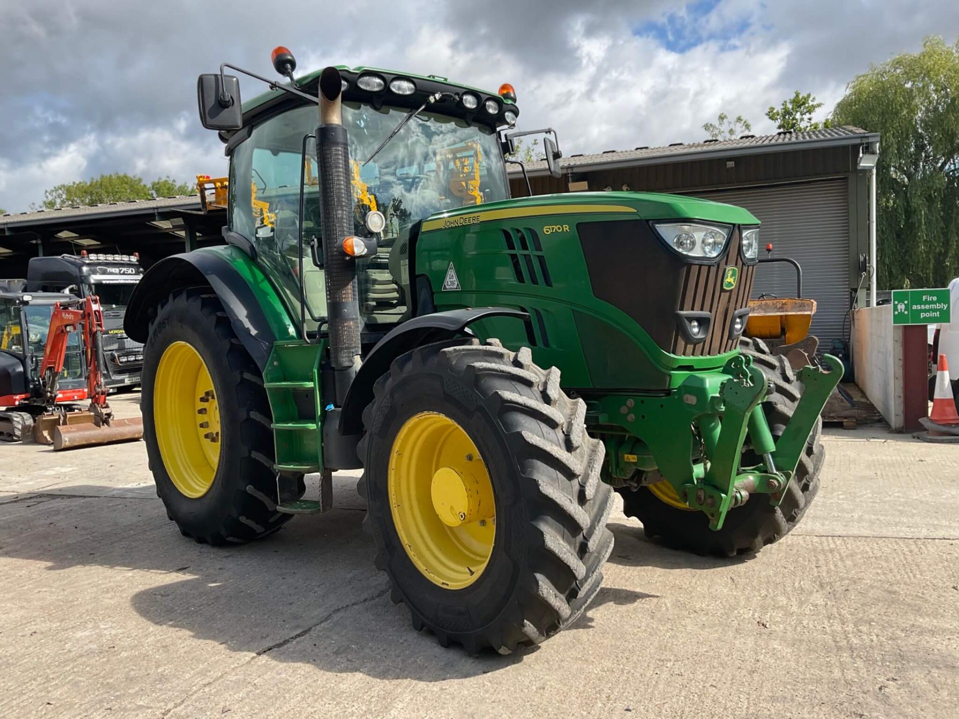 JOHN DEERE 6170 R: POWER, PRECISION, PERFORMANCE - Image 4 of 12