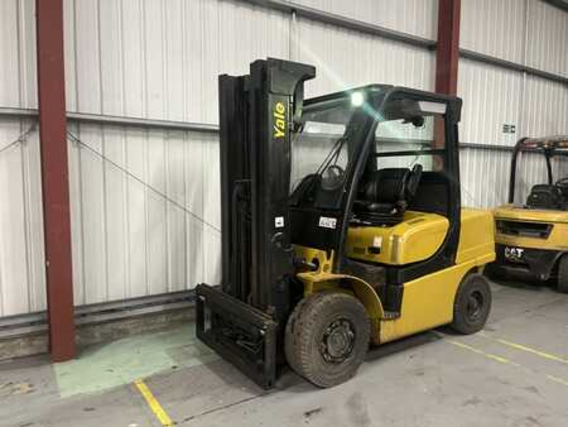 HIGH-QUALITY YALE DIESEL FORKLIFT - Image 2 of 6