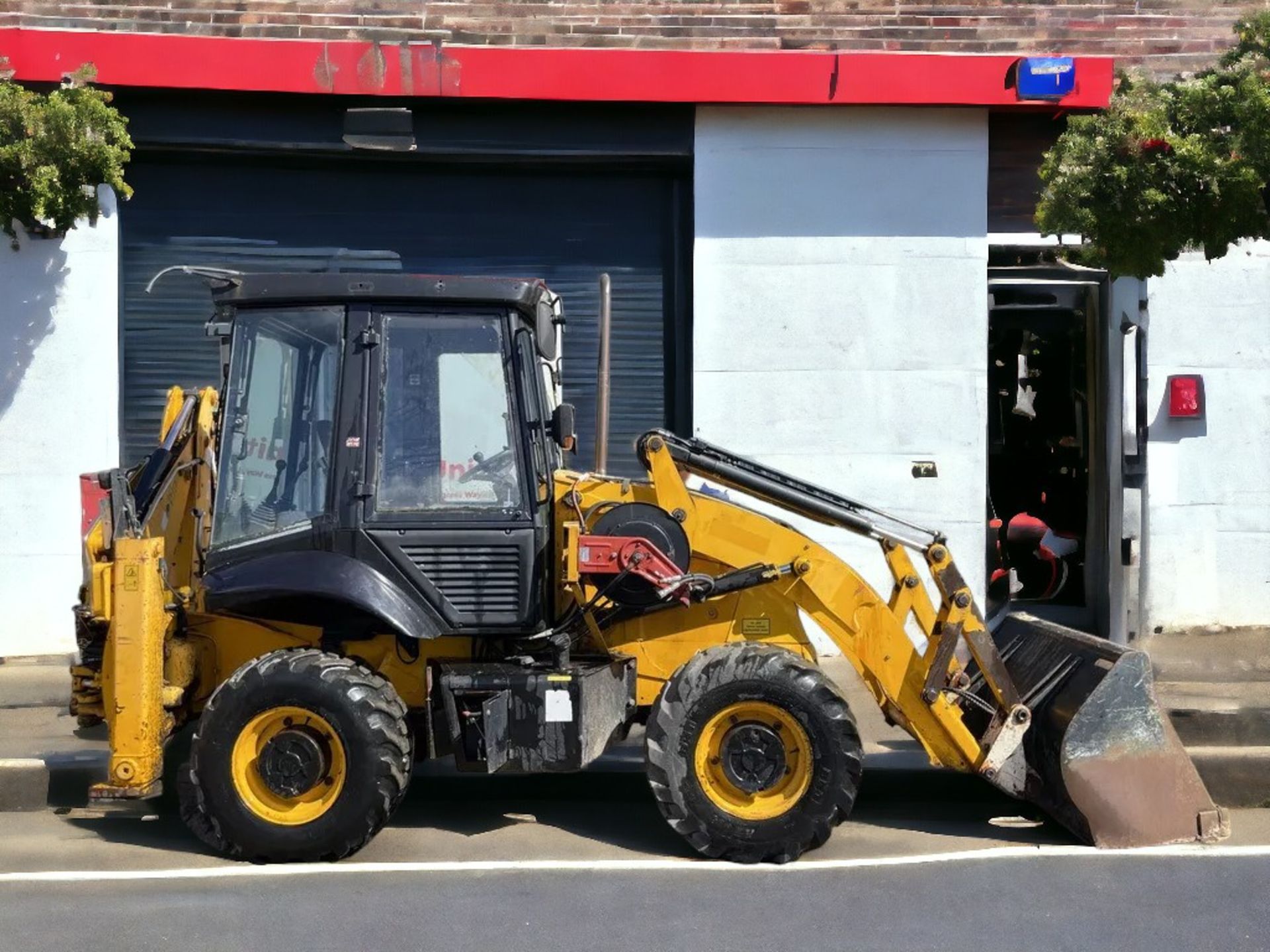 JCB 2CX STREETMASTER BACKHOE LOADER, READY TO TACKLE ANY JOB