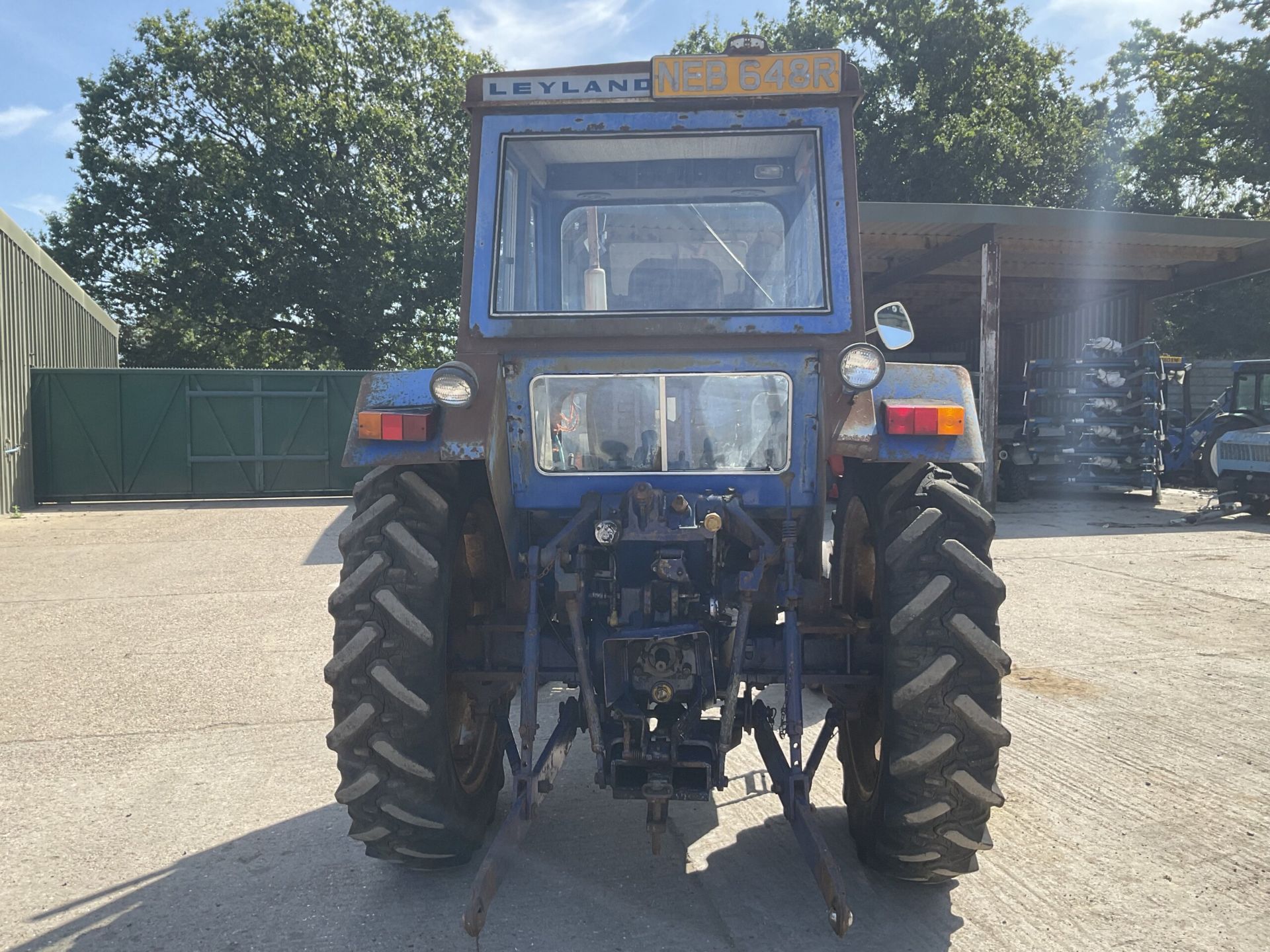 VINTAGE LEYLAND 272 TRACTOR - Image 12 of 14