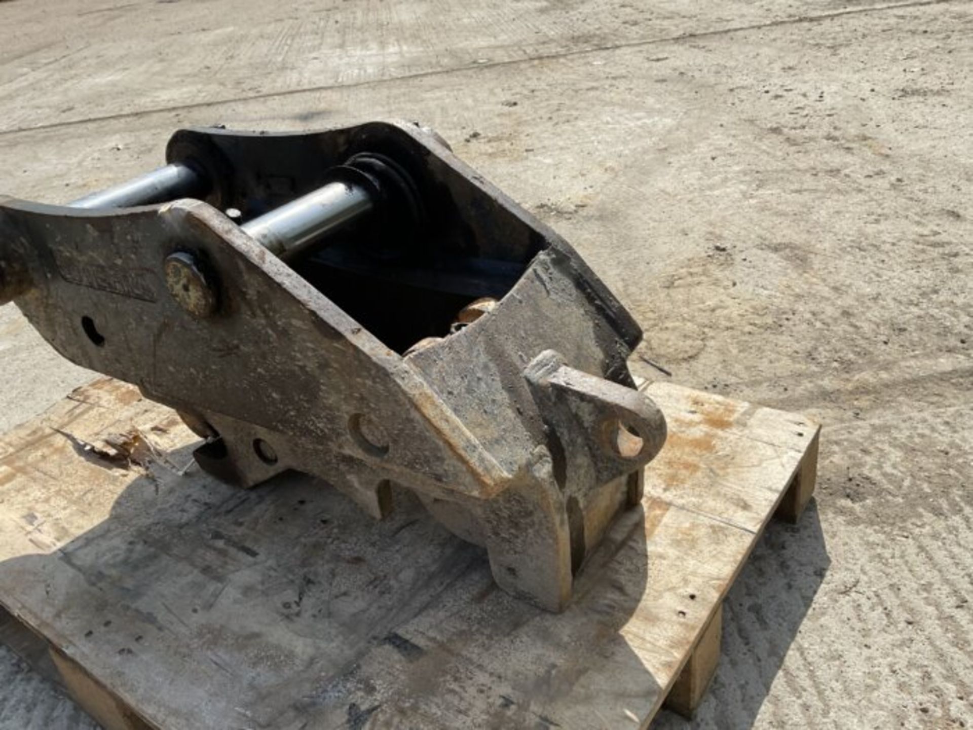 TEFRA HYDRAULIC QUICK HITCH FOR VOLVO EC140 - Image 8 of 9