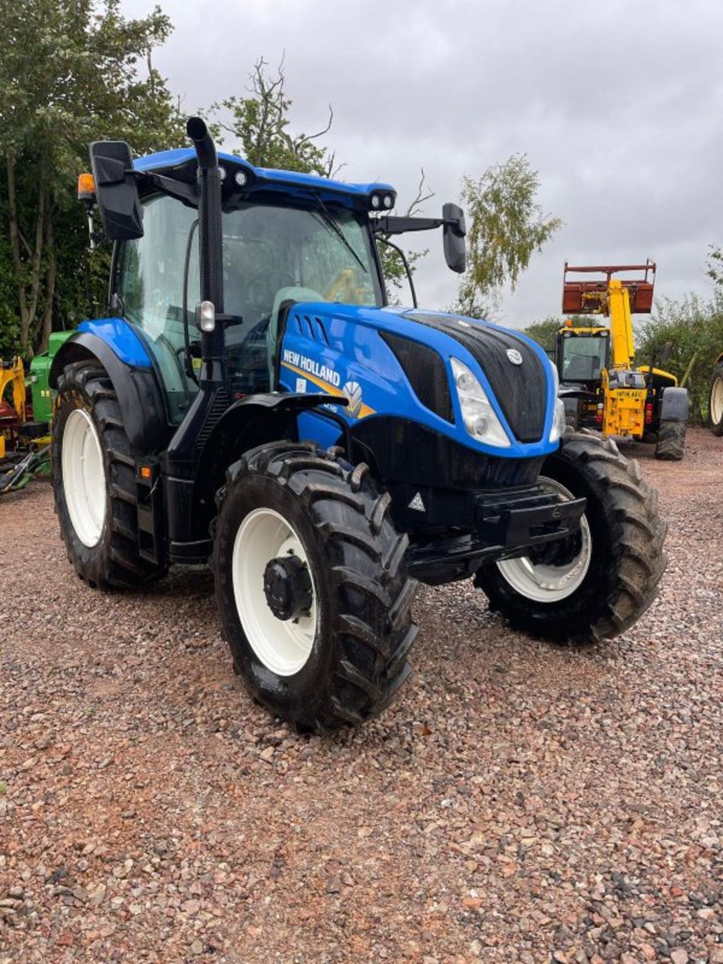 NEW HOLLAND T6.145 TRACTOR - Image 3 of 11