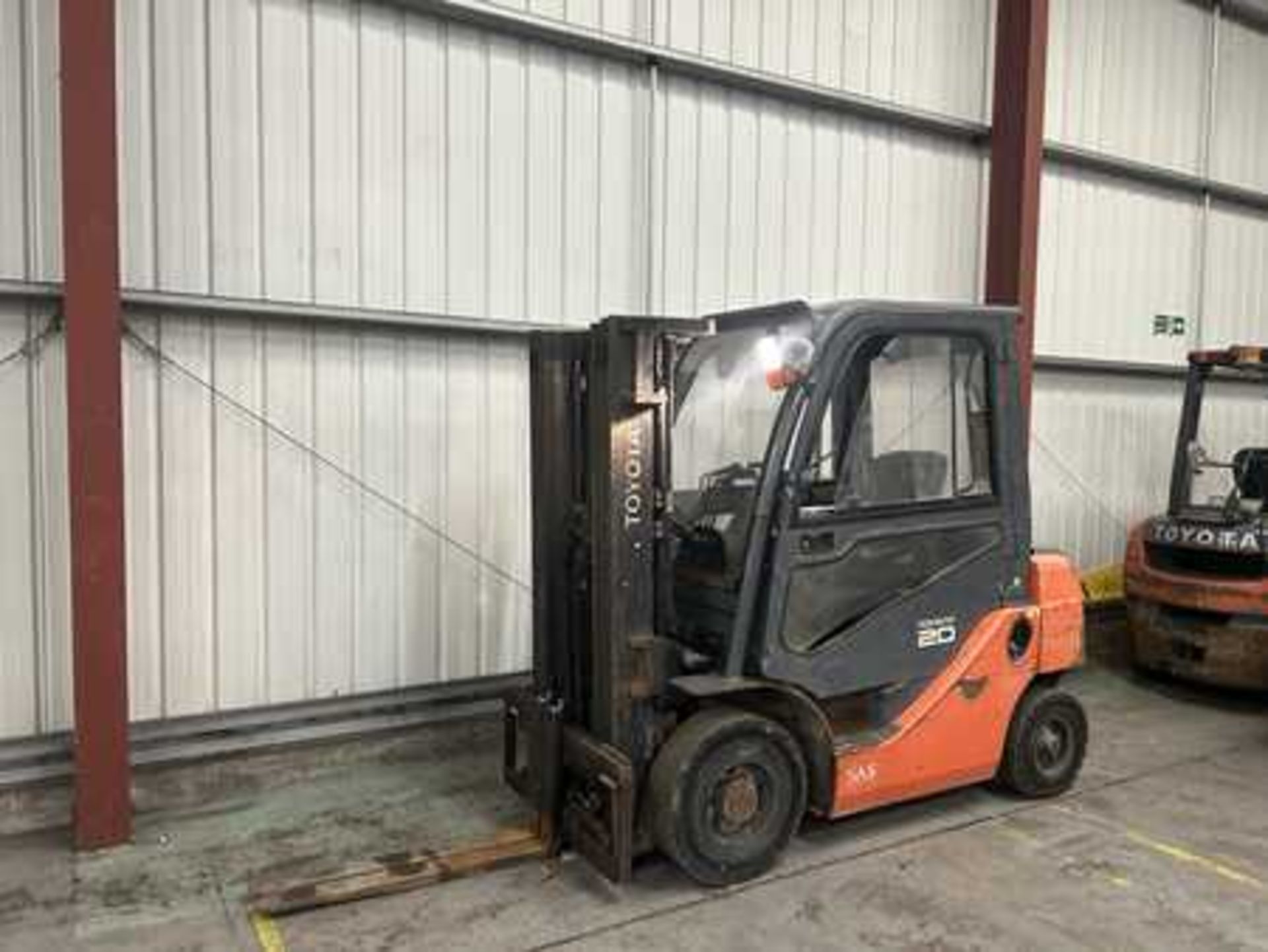 2016 TOYOTA 02-8FDF20 DIESEL FORKLIFT - 2,000 KG CAPACITY - Image 2 of 4