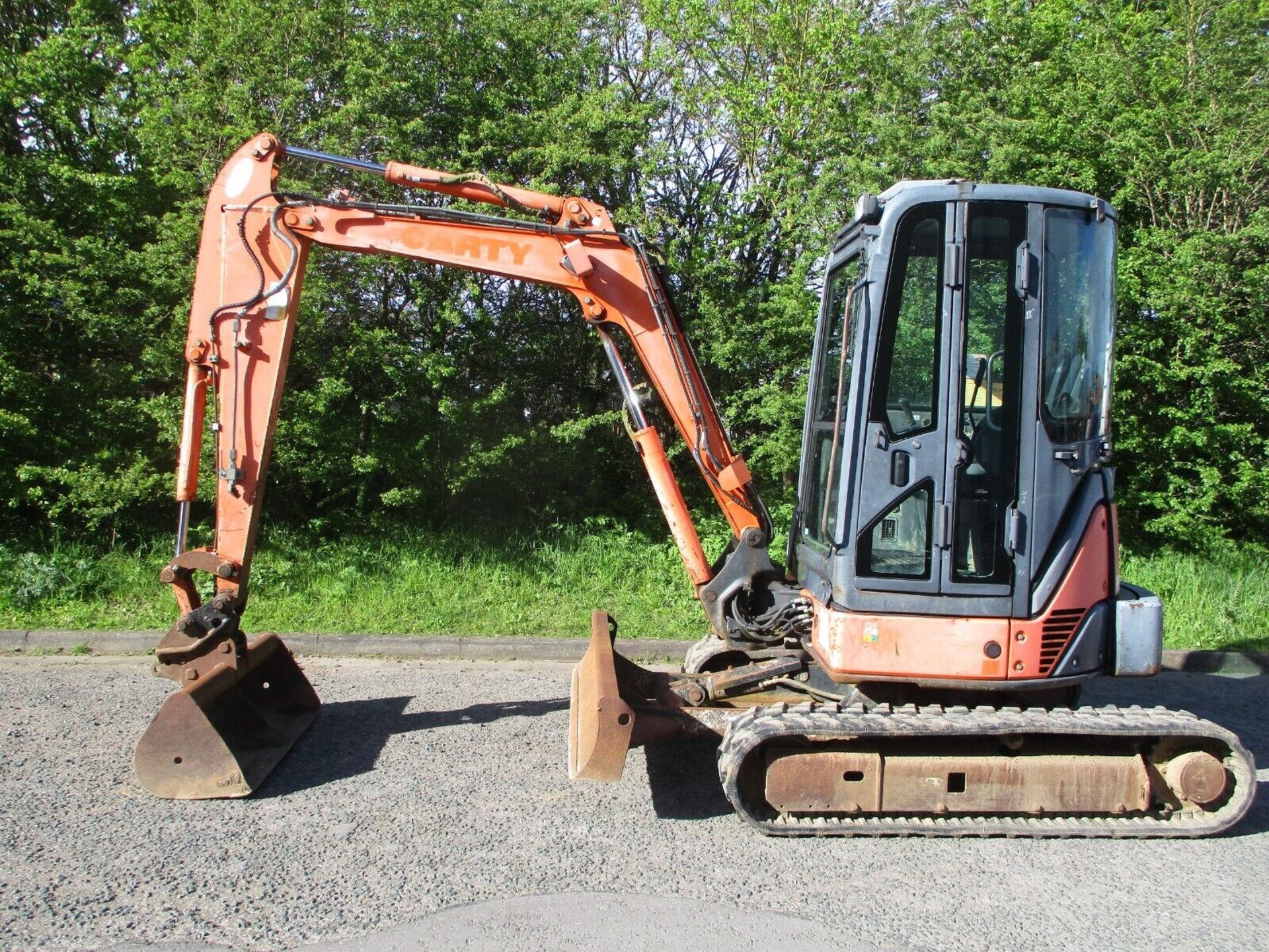 UNLEASH EFFICIENCY AND POWER WITH THE HITACHI ZX35U EXCAVATOR - Image 9 of 9