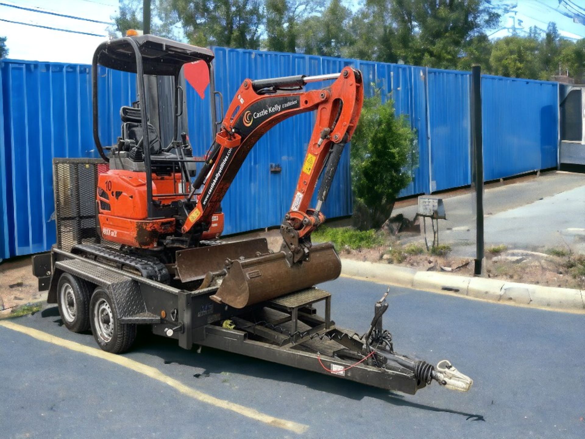 2020 KUBOTA U17-3 MINI EXCAVATOR WITH M&E 2.7T PLANT TRAILER - Image 2 of 13