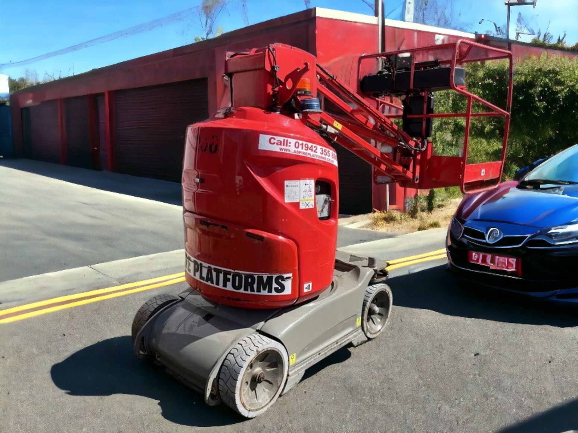 MANITOU 100 VJR VERTICAL MAST LIFT - Bild 10 aus 11