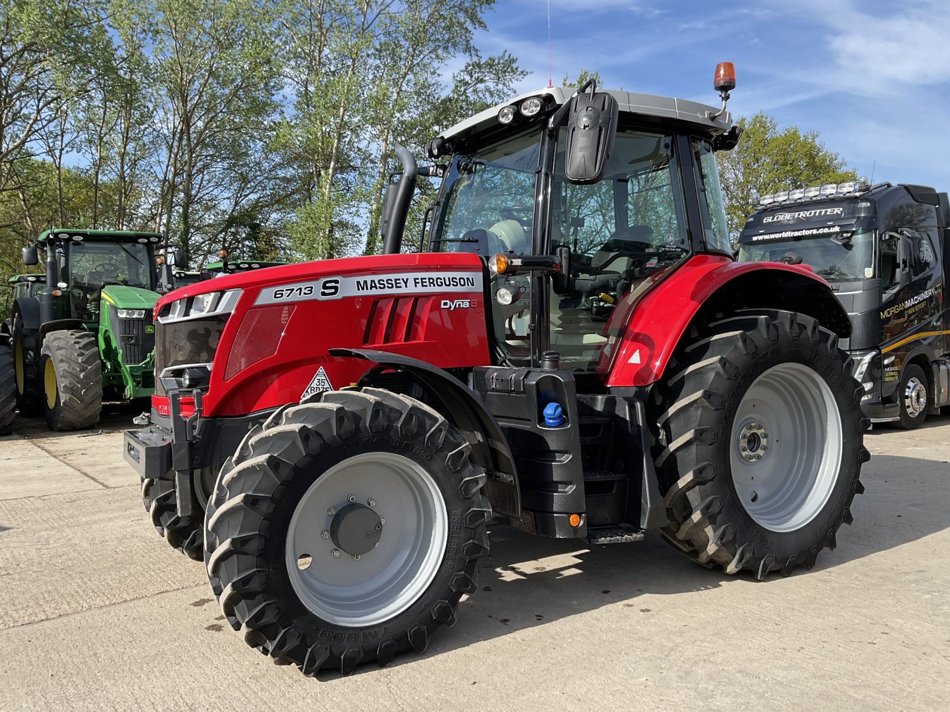 2022 MASSEY FERGUSON 6713S DYNA-6