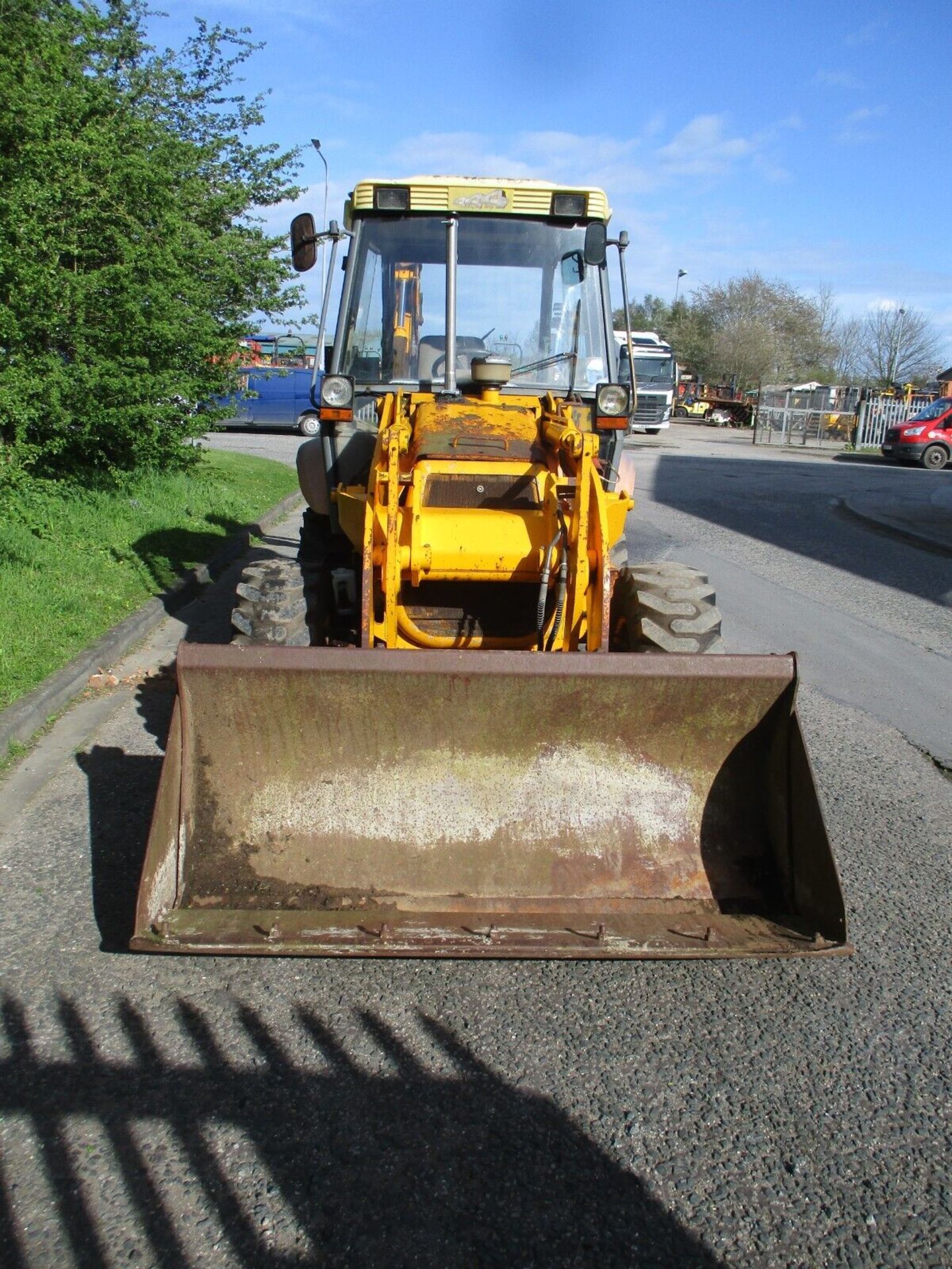 UNLEASH POWER AND PRECISION WITH THE JCB 2CX STREETMASTER! - Bild 4 aus 12