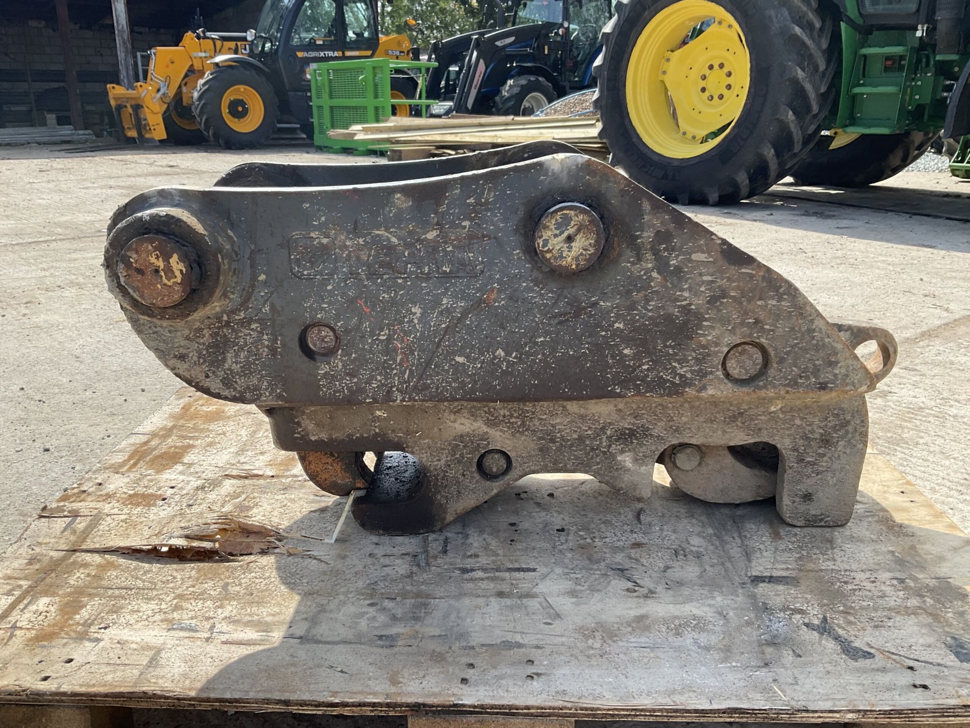 TEFRA HYDRAULIC QUICK HITCH FOR VOLVO EC140