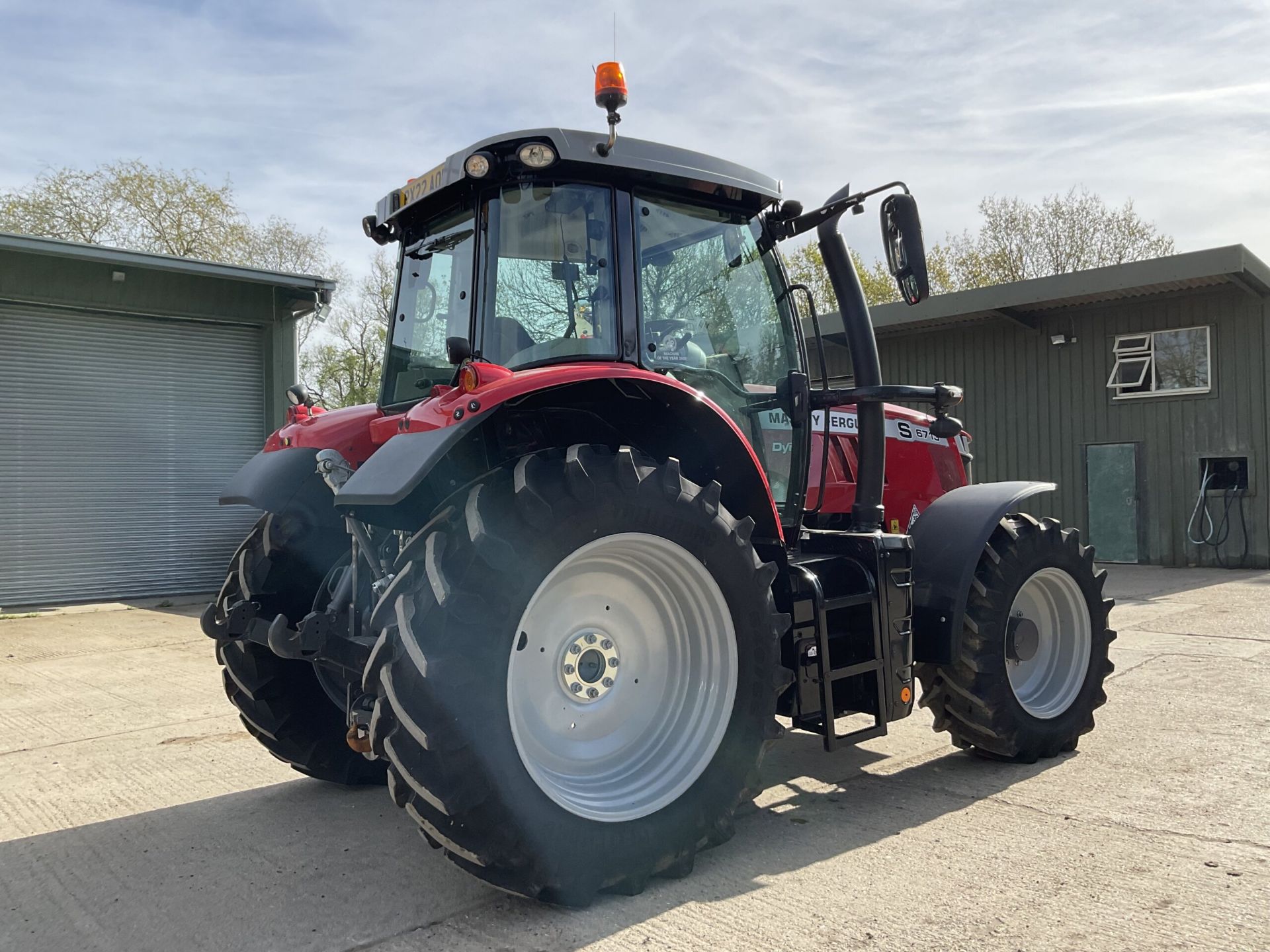 2022 MASSEY FERGUSON 6713S DYNA-6 - Image 6 of 11