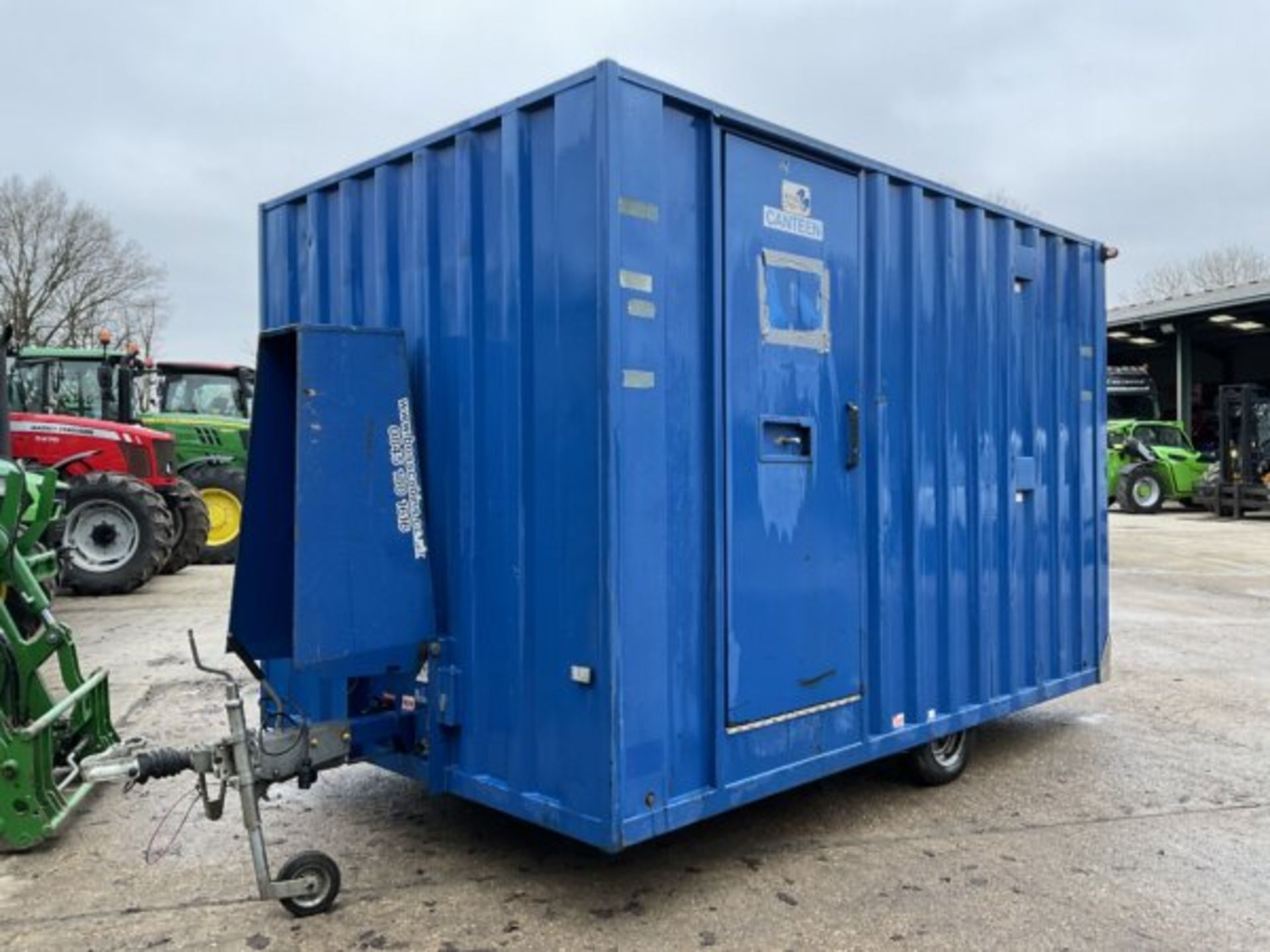 BOSS CABIN WELFARE UNIT WITH KITCHEN/DINING AREA, W/C, AND RED BOX POWER GENERATOR