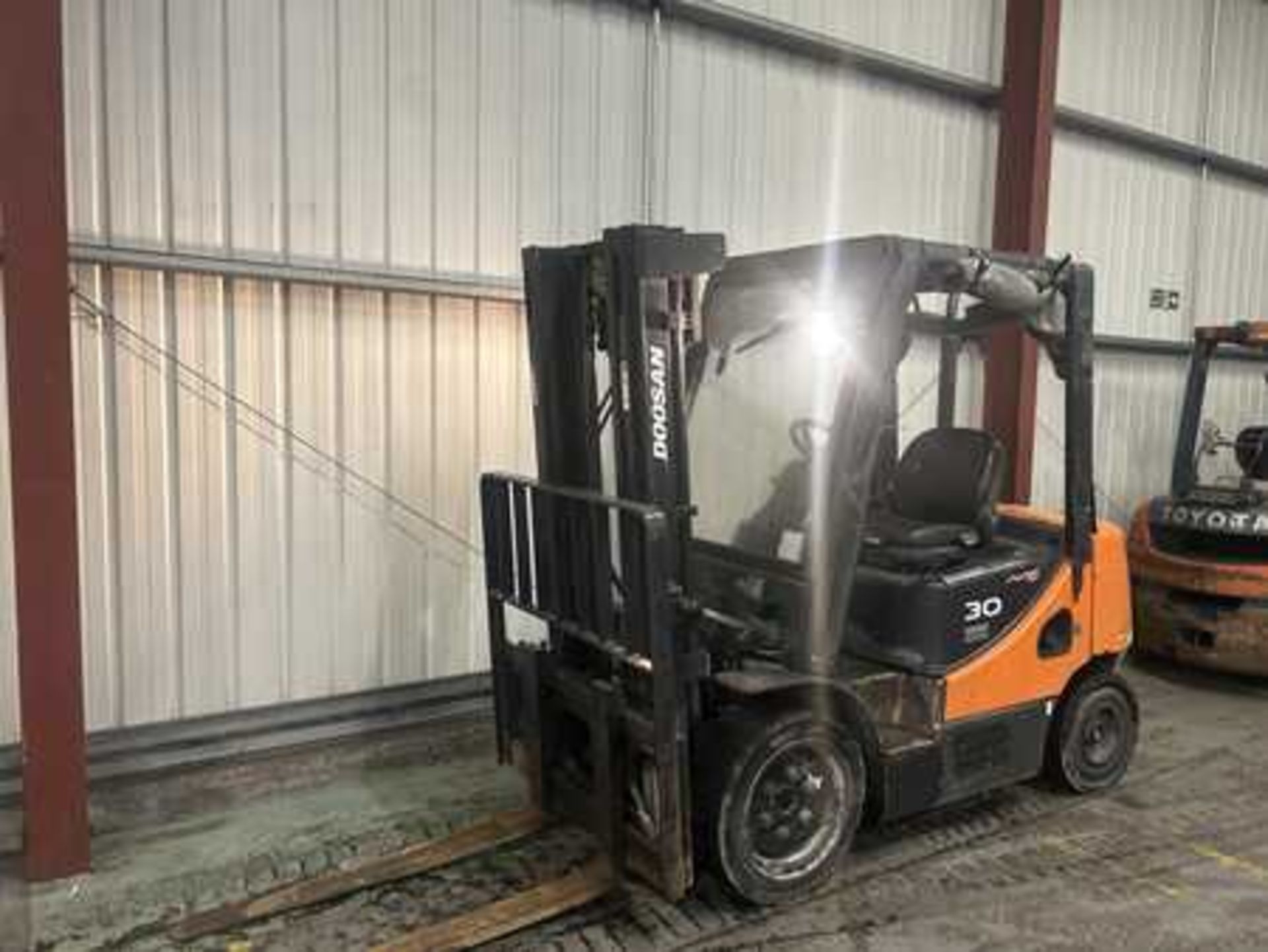 2012 DOOSAN D30S-5 DIESEL FORKLIFT - Image 2 of 6