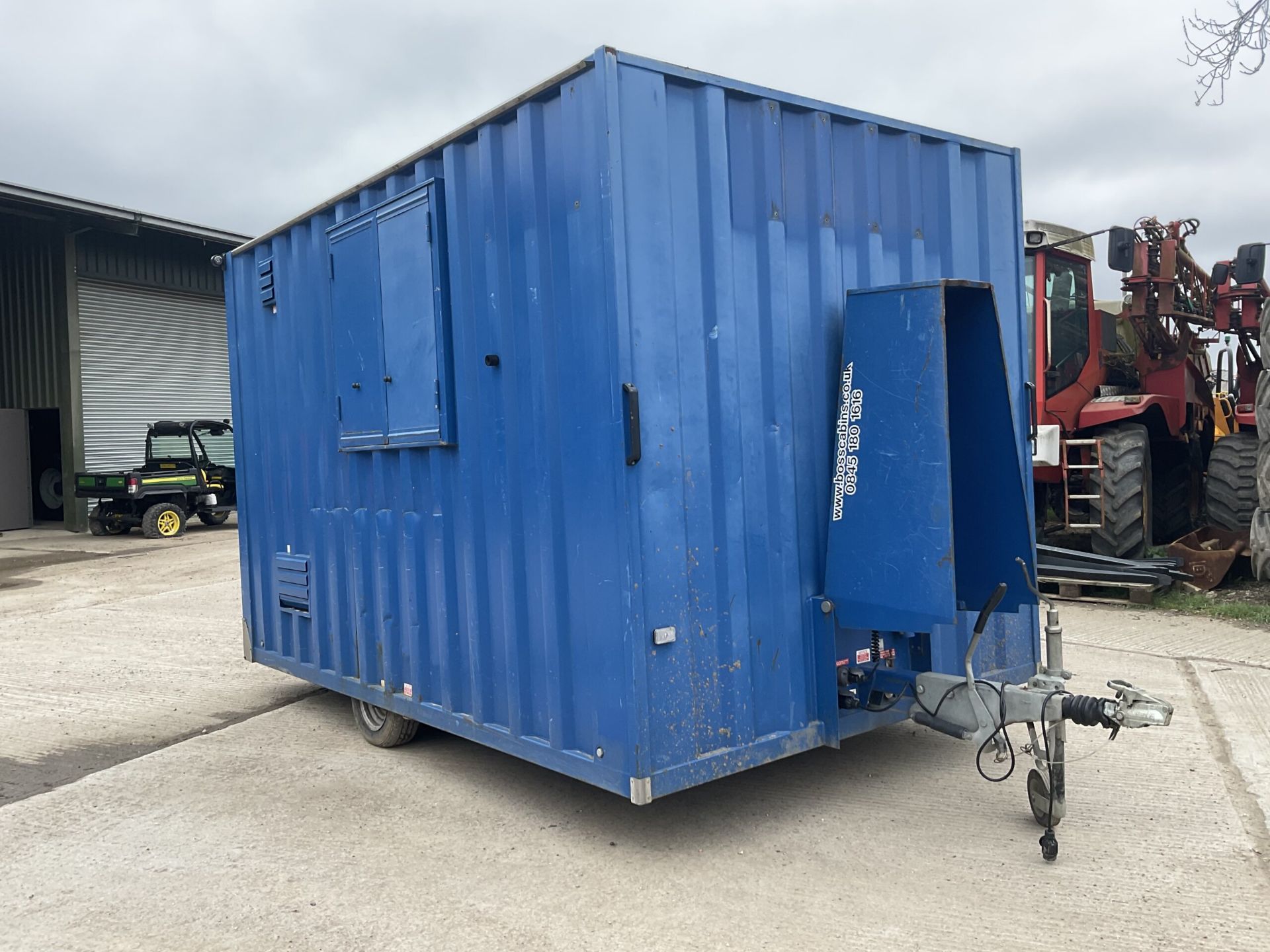 BOSS CABIN WELFARE UNIT WITH W/C, KITCHEN/DINING AREA