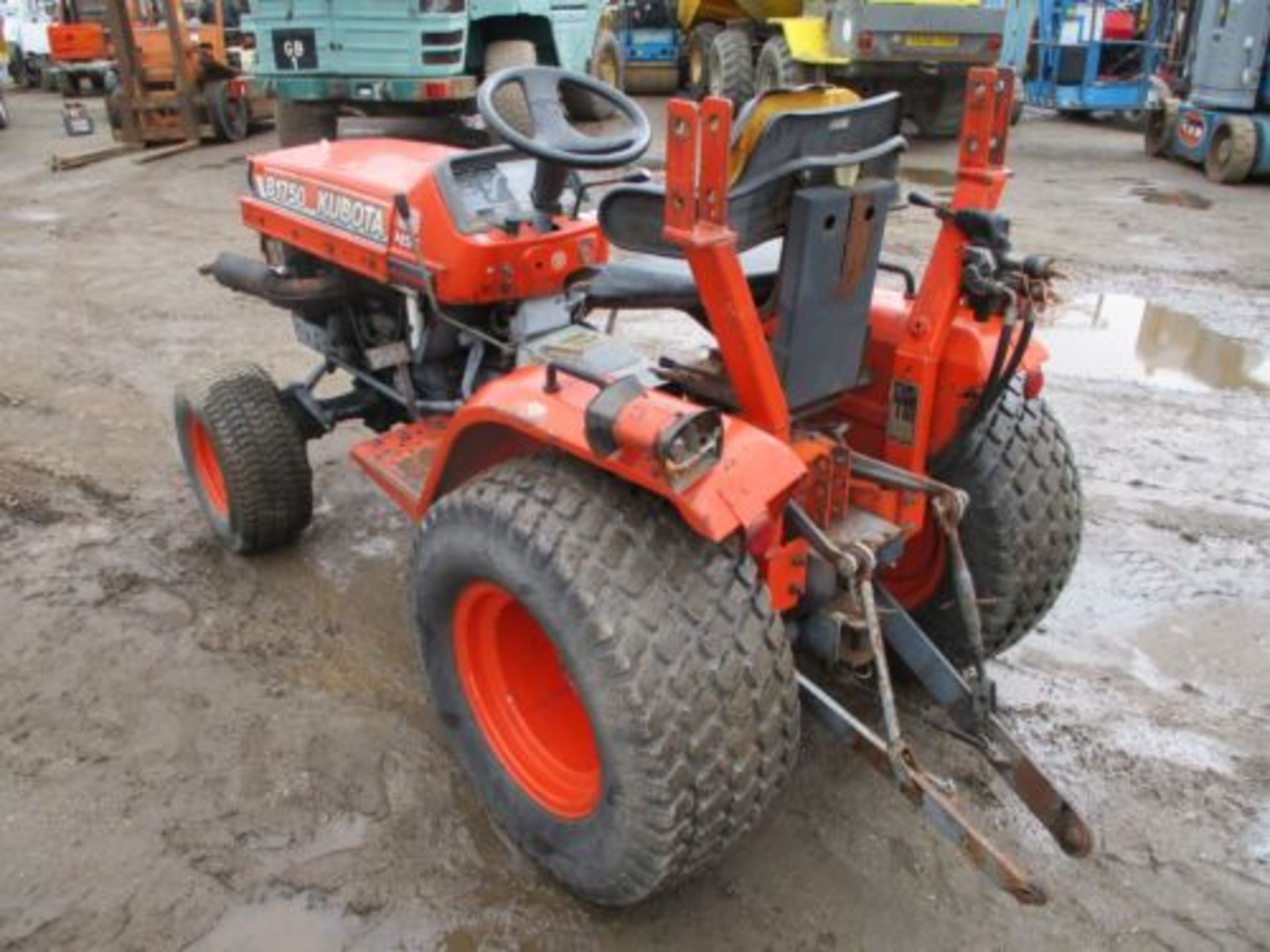 KUBOTA B1750 HYDROSTATIC TRACTOR - Bild 4 aus 13