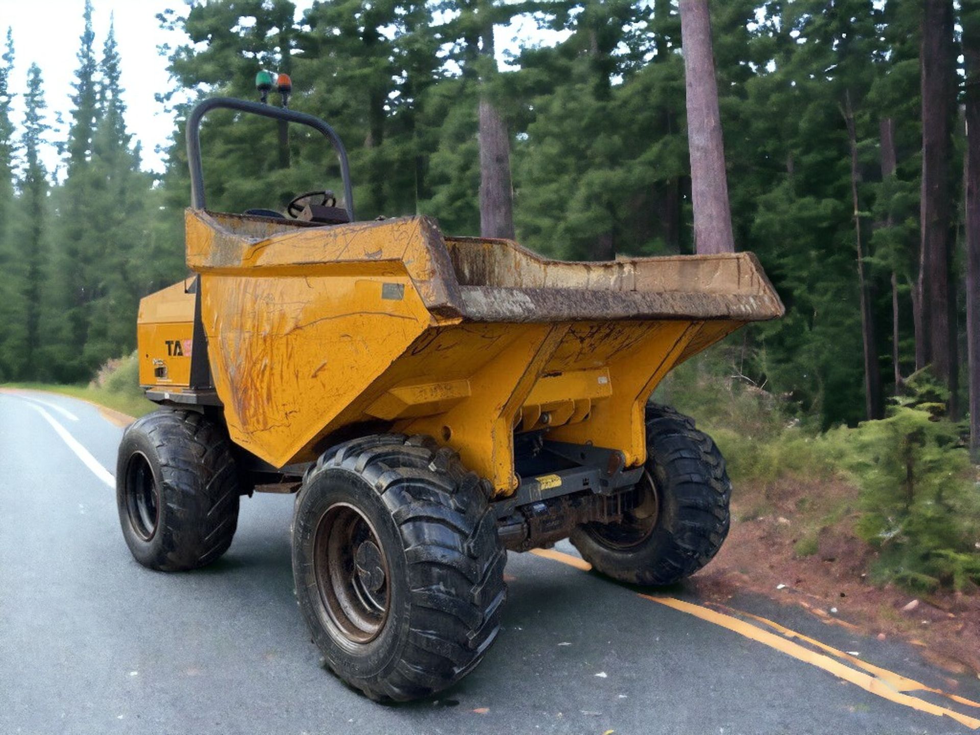 EFFICIENT POWERHOUSE: 2014 TEREX TA9 DUMPER - HIGH CAPACITY, LOW HOURS - Bild 3 aus 11