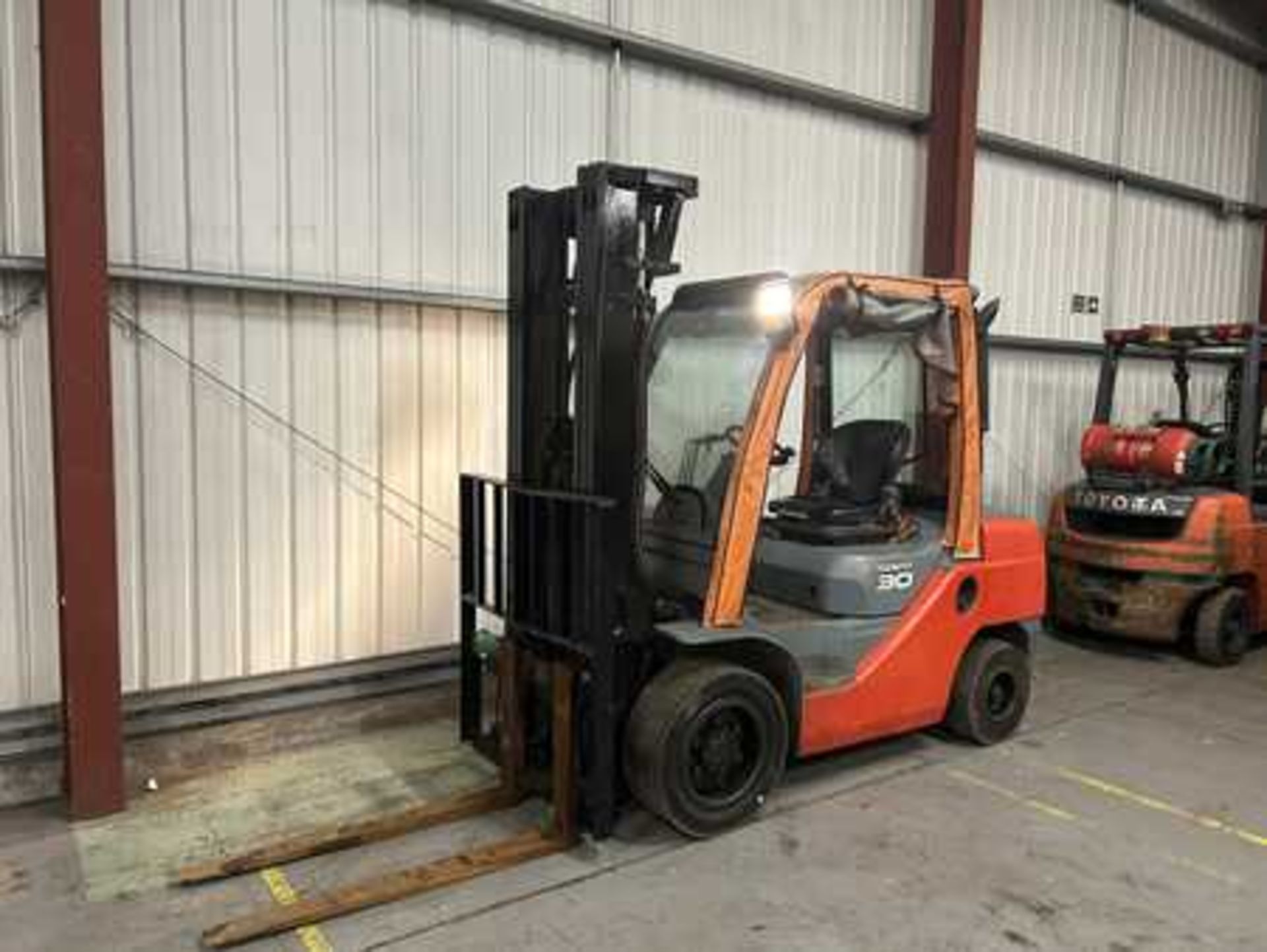 RELIABLE TOYOTA 02-8FDF30 DIESEL FORKLIFT - Image 2 of 5