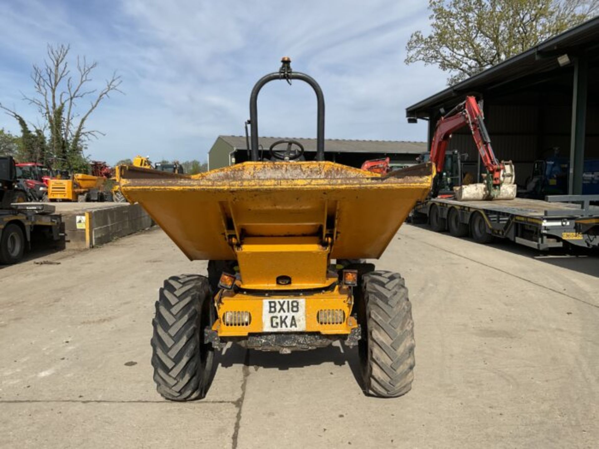 2018 THWAITES MACH 573 3 TONNE SWIVEL TIP DUMPER - Image 3 of 8