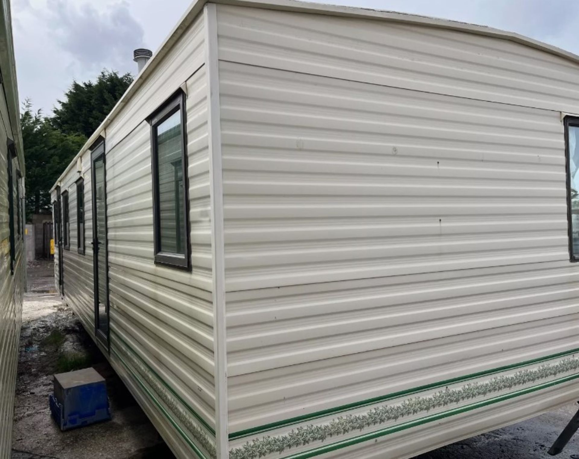 YOUR PERFECT RETREAT AWAITS: CARNABY CHARDONNAY 32X12 STATIC CARAVAN - Image 5 of 20