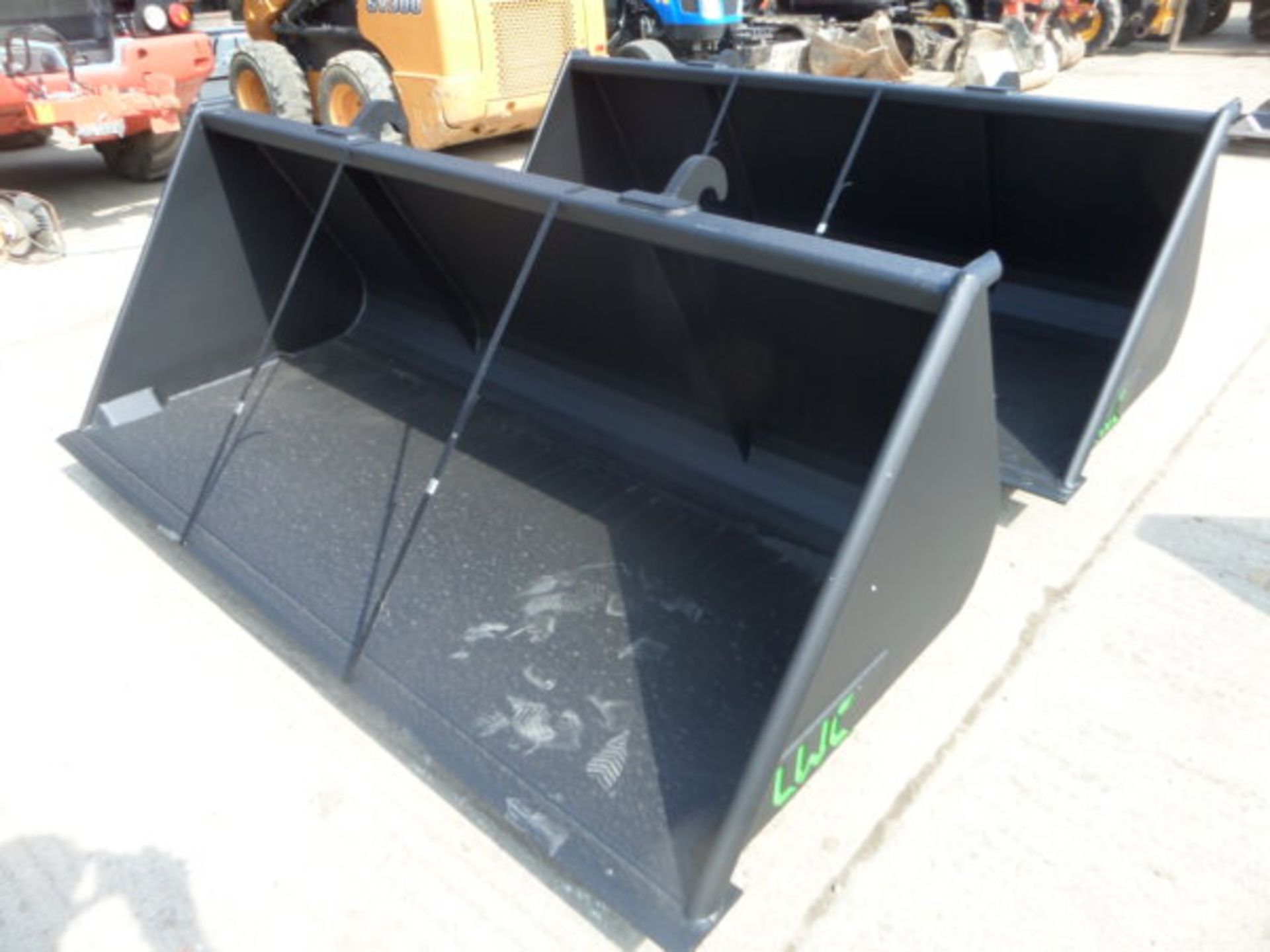 LWC 7.6FT BUCKET - 1 CUBIC METER CAPACITY - NEW - Image 4 of 8