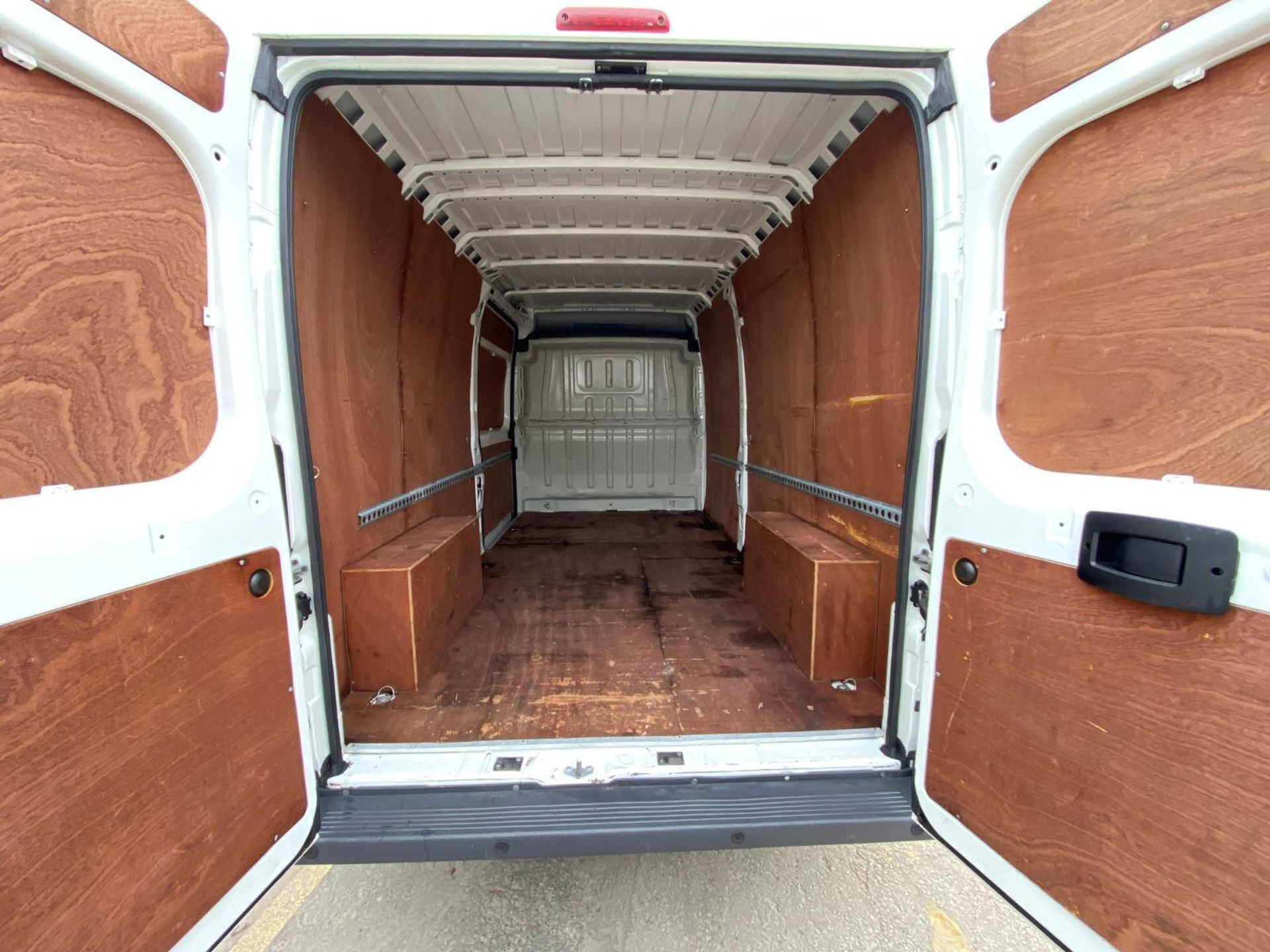 >>--NO VAT ON HAMMER--<< 2017 PEUGEOT BOXER 335 PROFESSIONAL - ULEZ COMPLIANT - Image 11 of 16