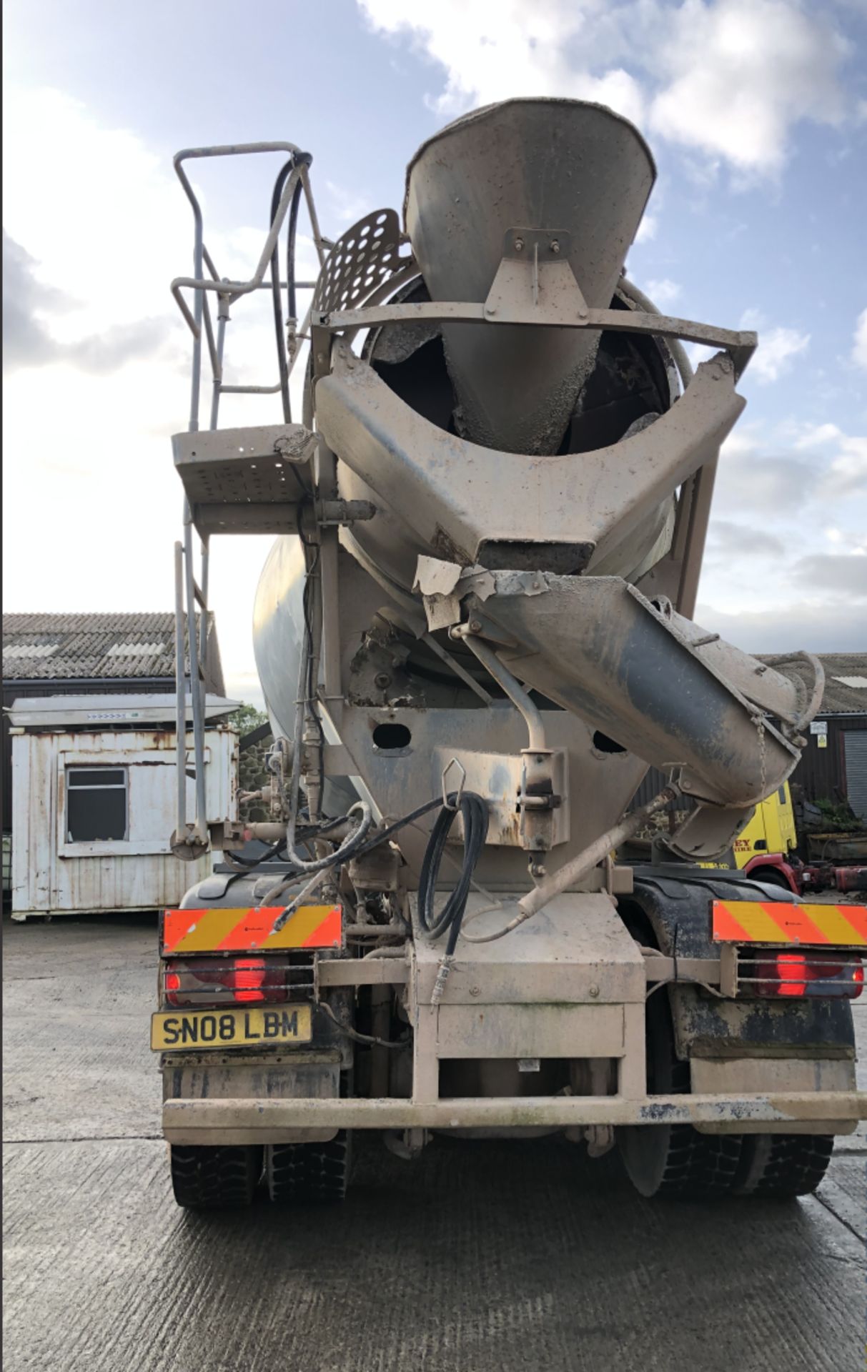 MAN 32-400 8×4 CEMENT MIXER TRUCK - Image 11 of 11