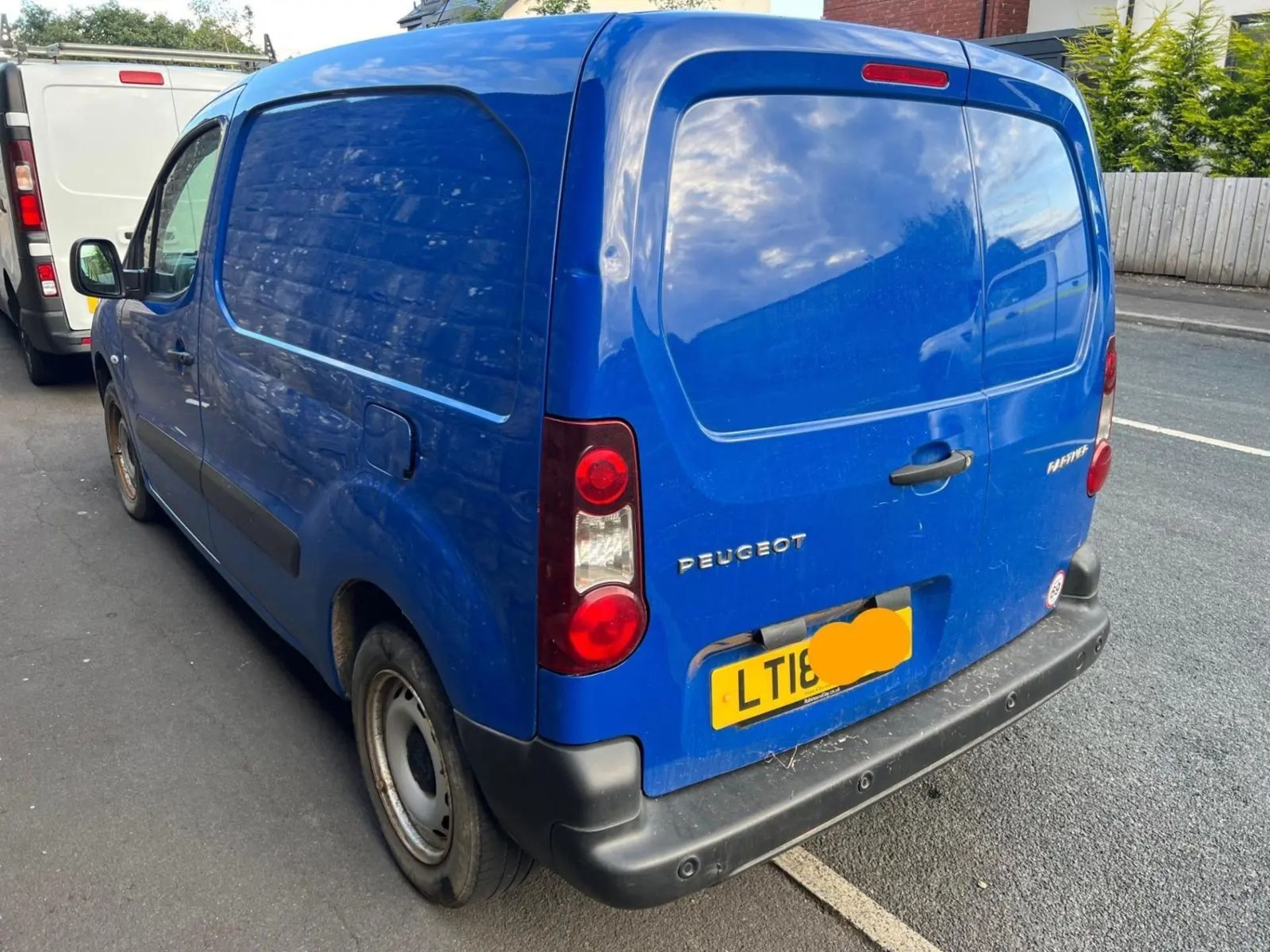 VERSATILE 2018 PEUGEOT PARTNER HDI PANEL VAN - EURO 6 ( SPARES OR REPAIRS) - Image 4 of 11