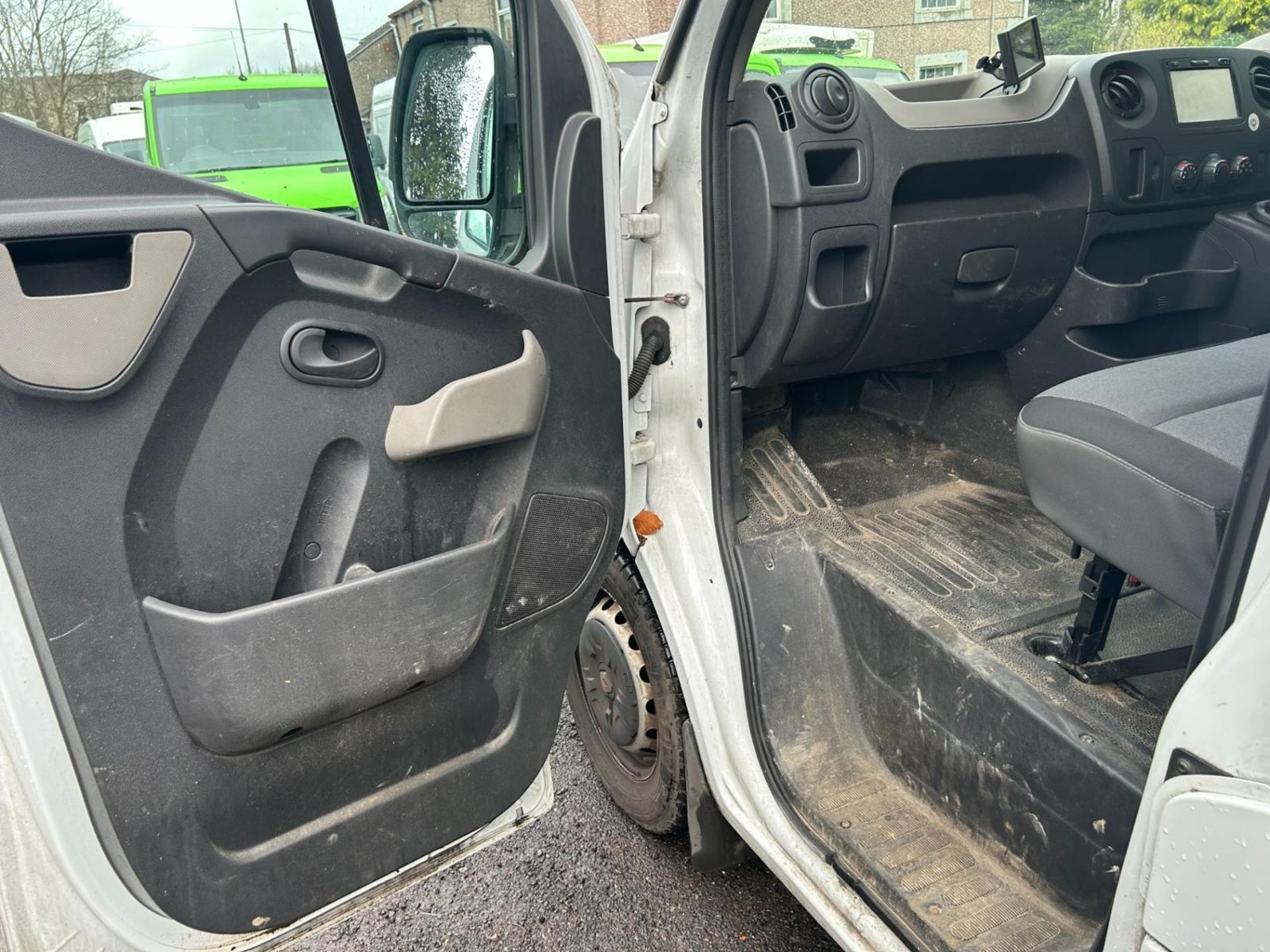 2018 RENAULT MASTER ML35 BUSINESS DCI 125 L2H1 MWB ALLOY DROPSIDE WITH TAIL LIFT - Image 10 of 13