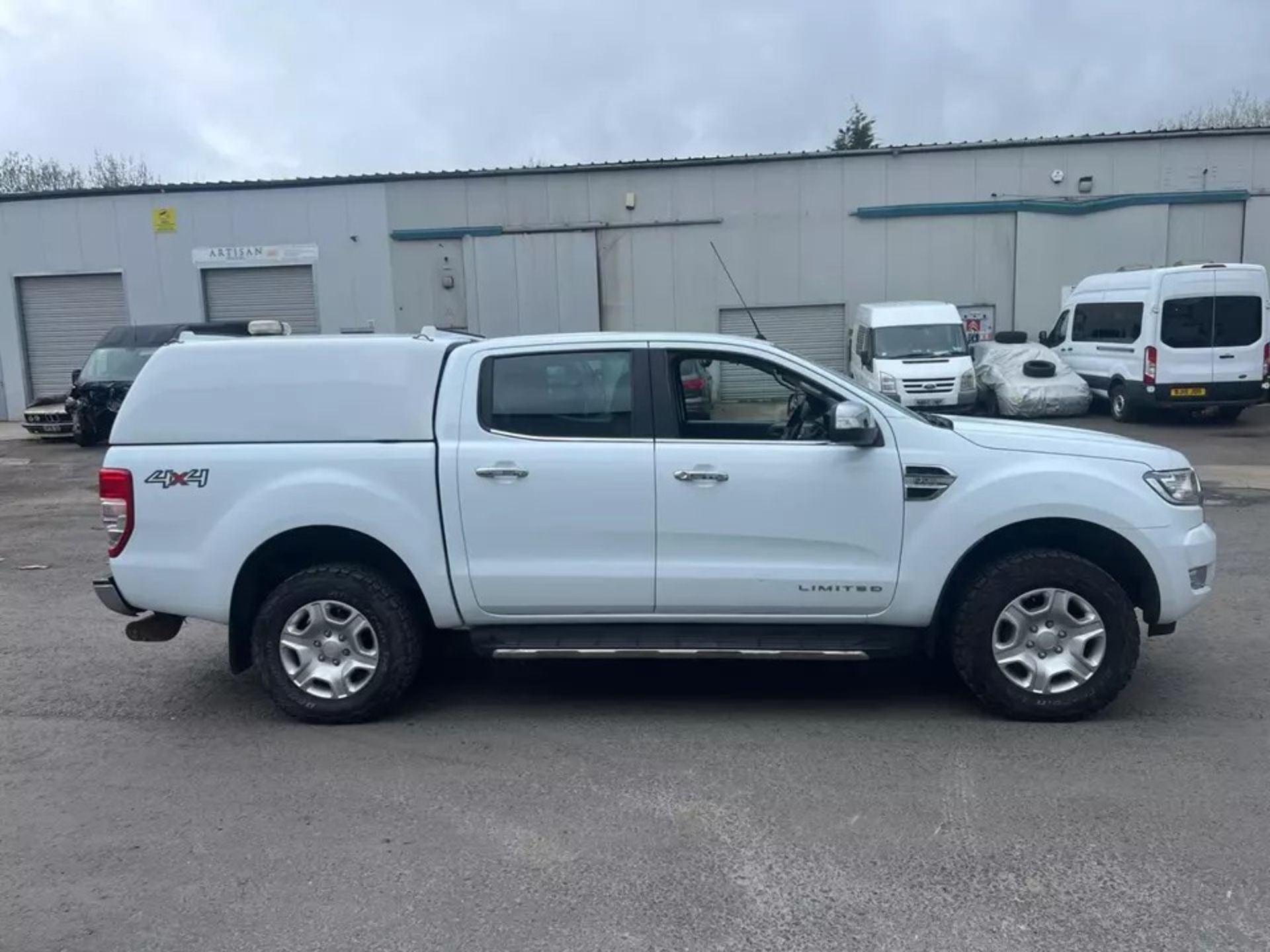 2017 FORD RANGER LIMITED DOUBLE CAB PICKUP - FULLY LOADED WITH UPGRADES - Image 7 of 19