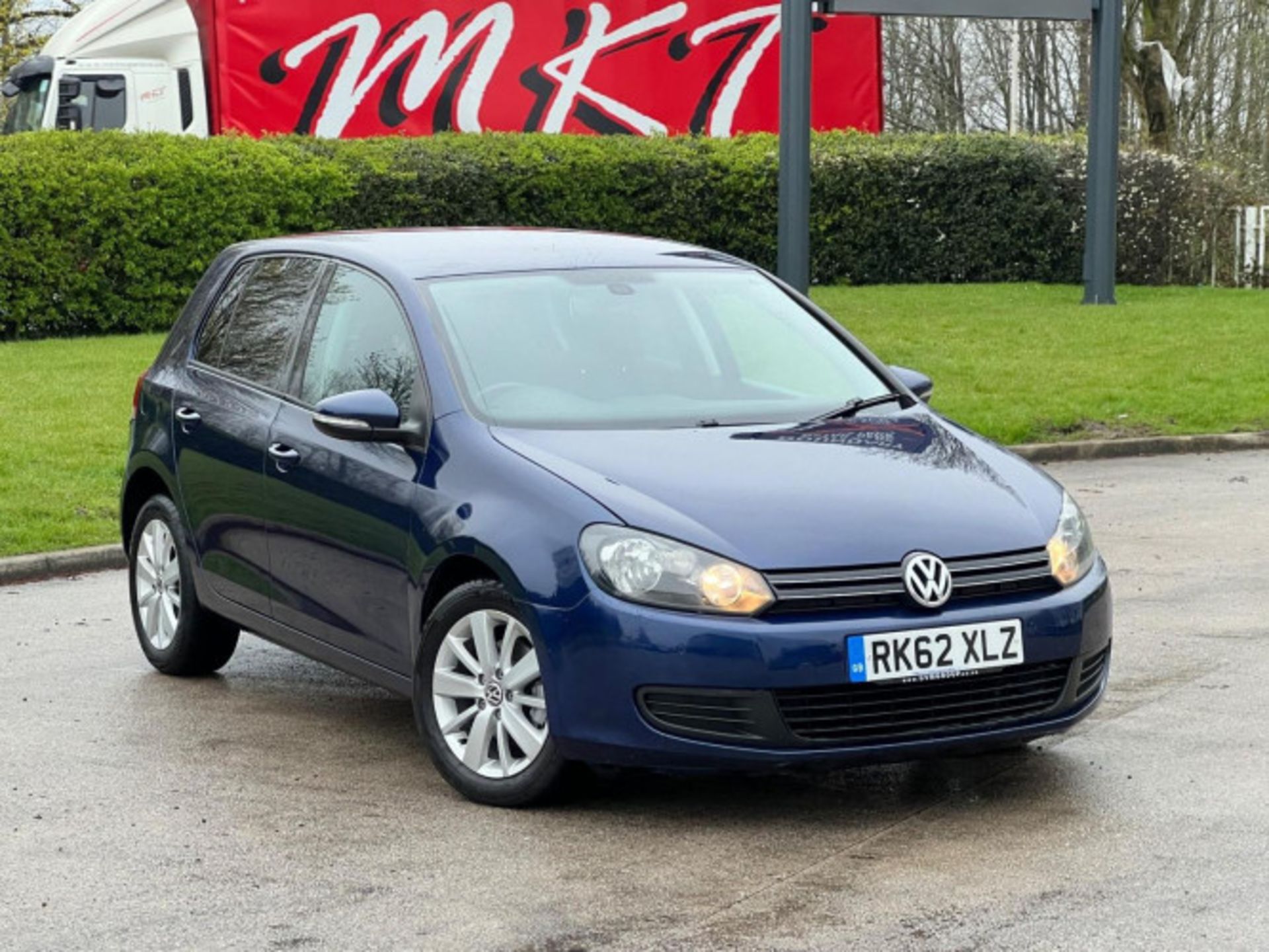 VOLKSWAGEN GOLF 1.6 TDI DSG EURO 5 >>--NO VAT ON HAMMER--<< - Image 2 of 113