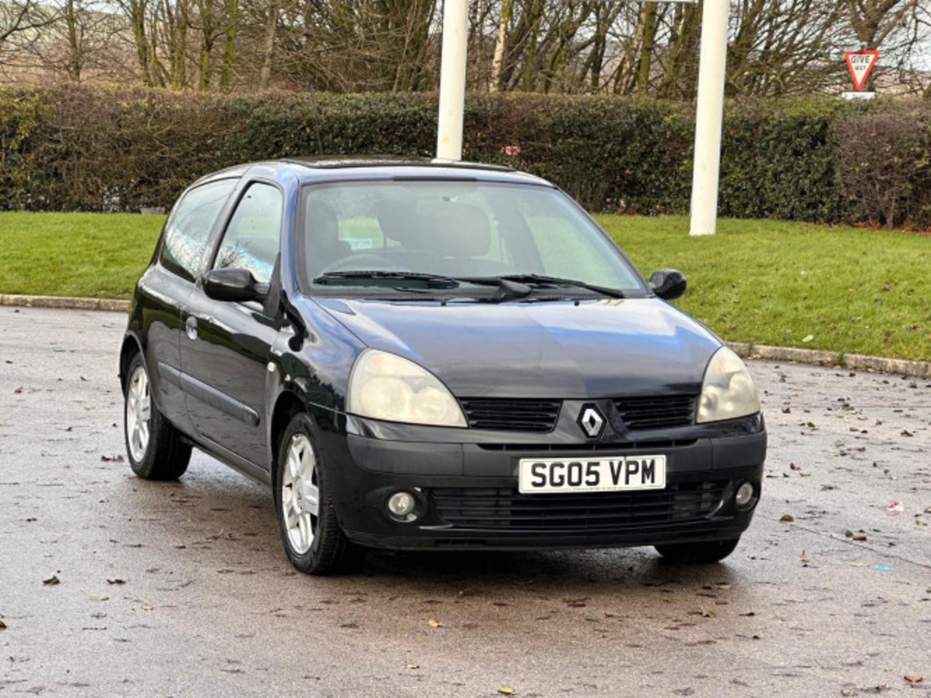 2005 RENAULT CLIO 1.2 16V DYNAMIQUE 3DR **(ONLY 88K MILEAGE)** >>--NO VAT ON HAMMER--<< - Image 89 of 101