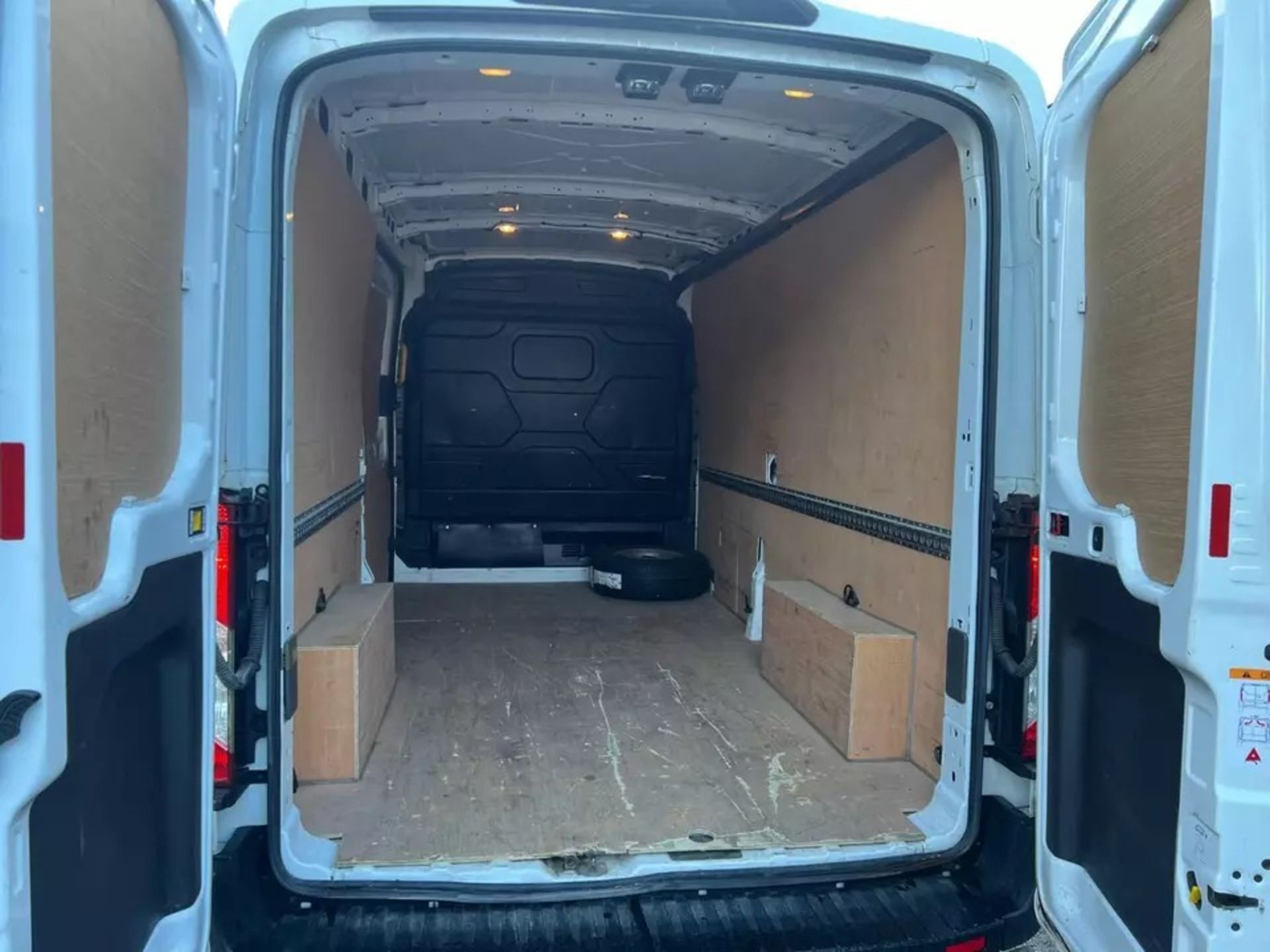 ADVANCED 2020 FORD TRANSIT LWB L3H2 LEADER - EURO 6 ULEZ COMPLIANT! - Image 5 of 11