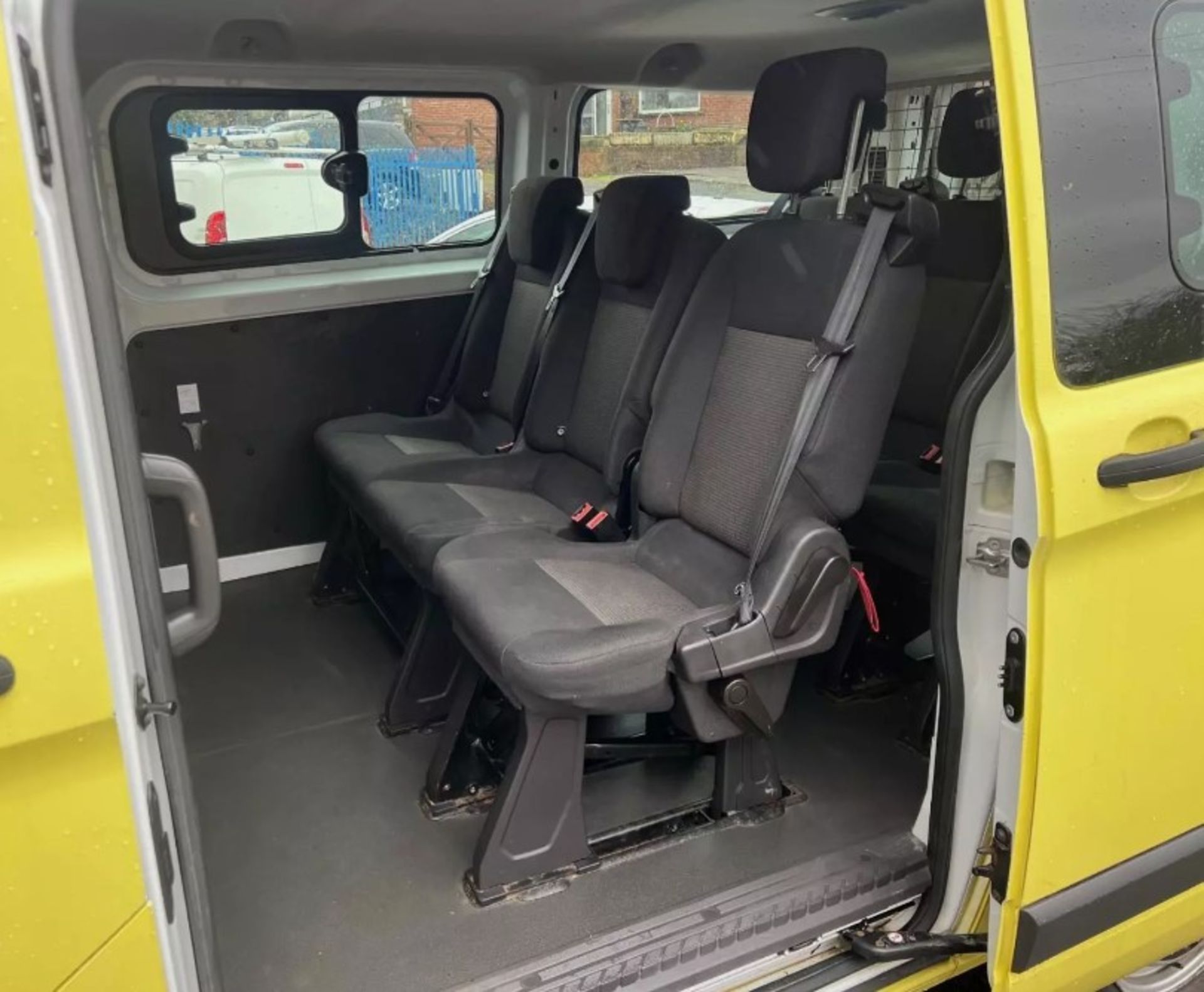 FORD TRANSIT CUSTOM SWB L1 9 SEATER MINIBUS - Image 13 of 14